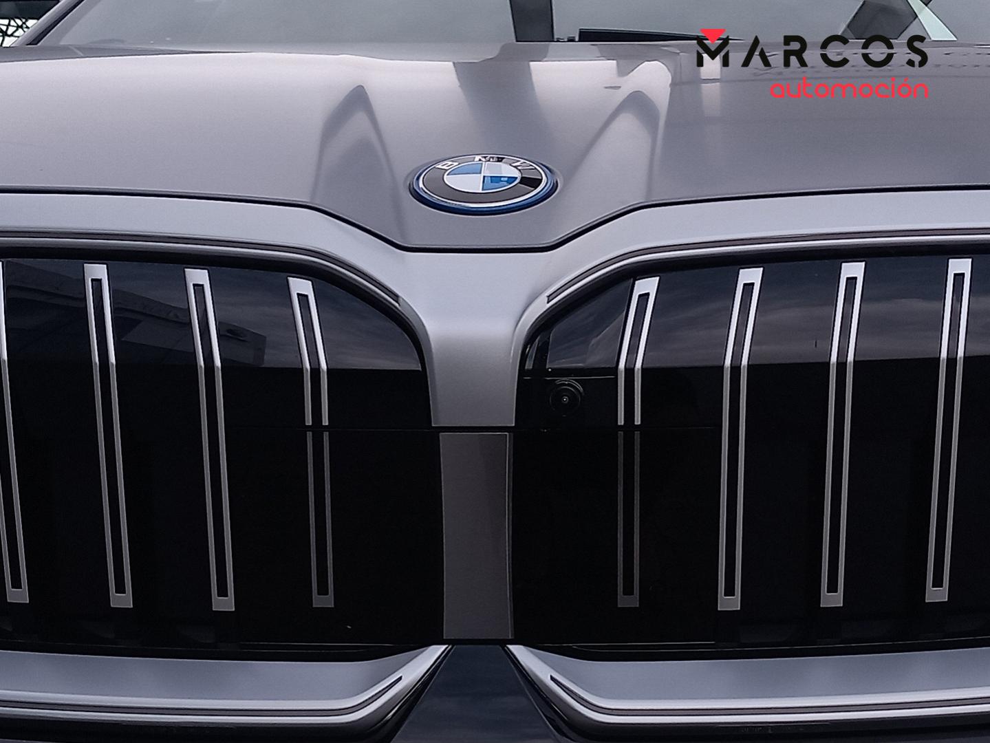 Foto BMW i5 13