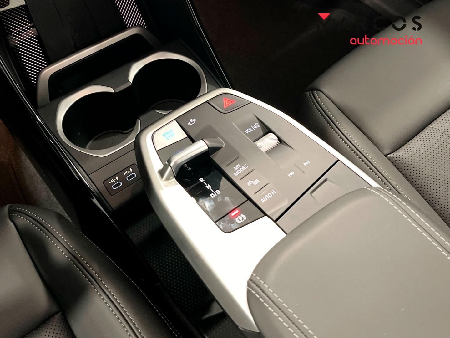 Foto BMW iX1 14