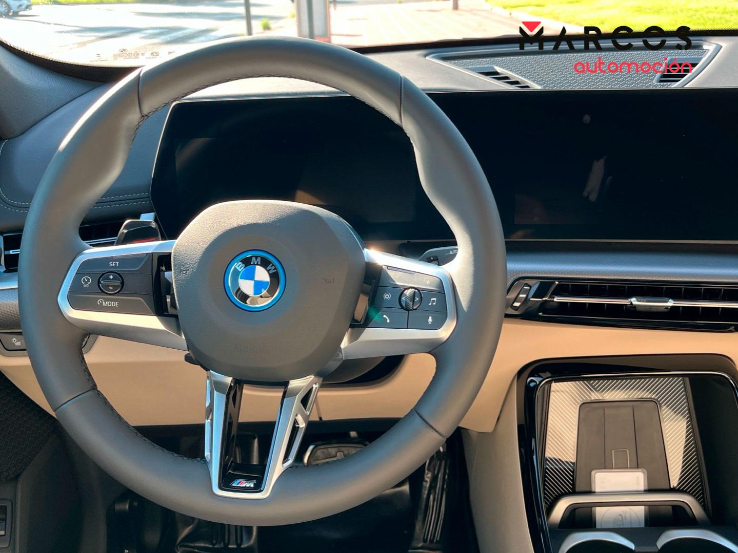 Foto BMW iX1 12