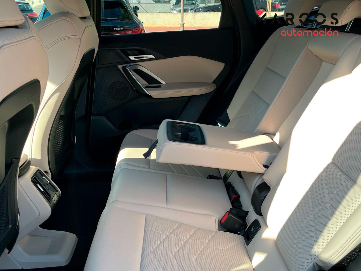 Foto BMW iX1 23