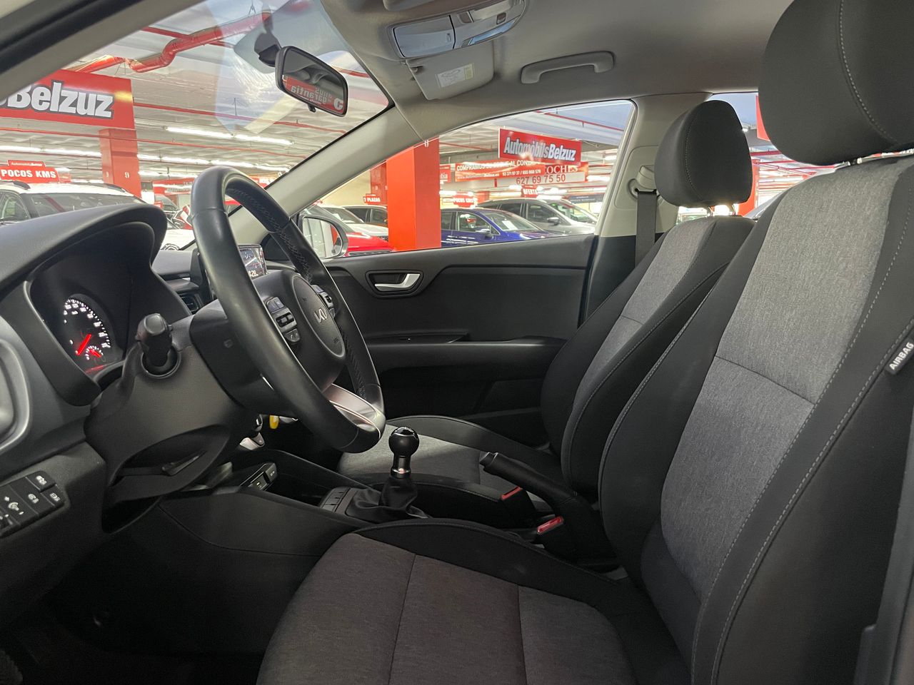 Foto Kia Stonic 8