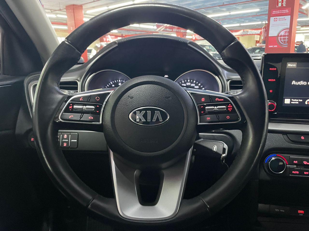 Foto Kia XCeed 12