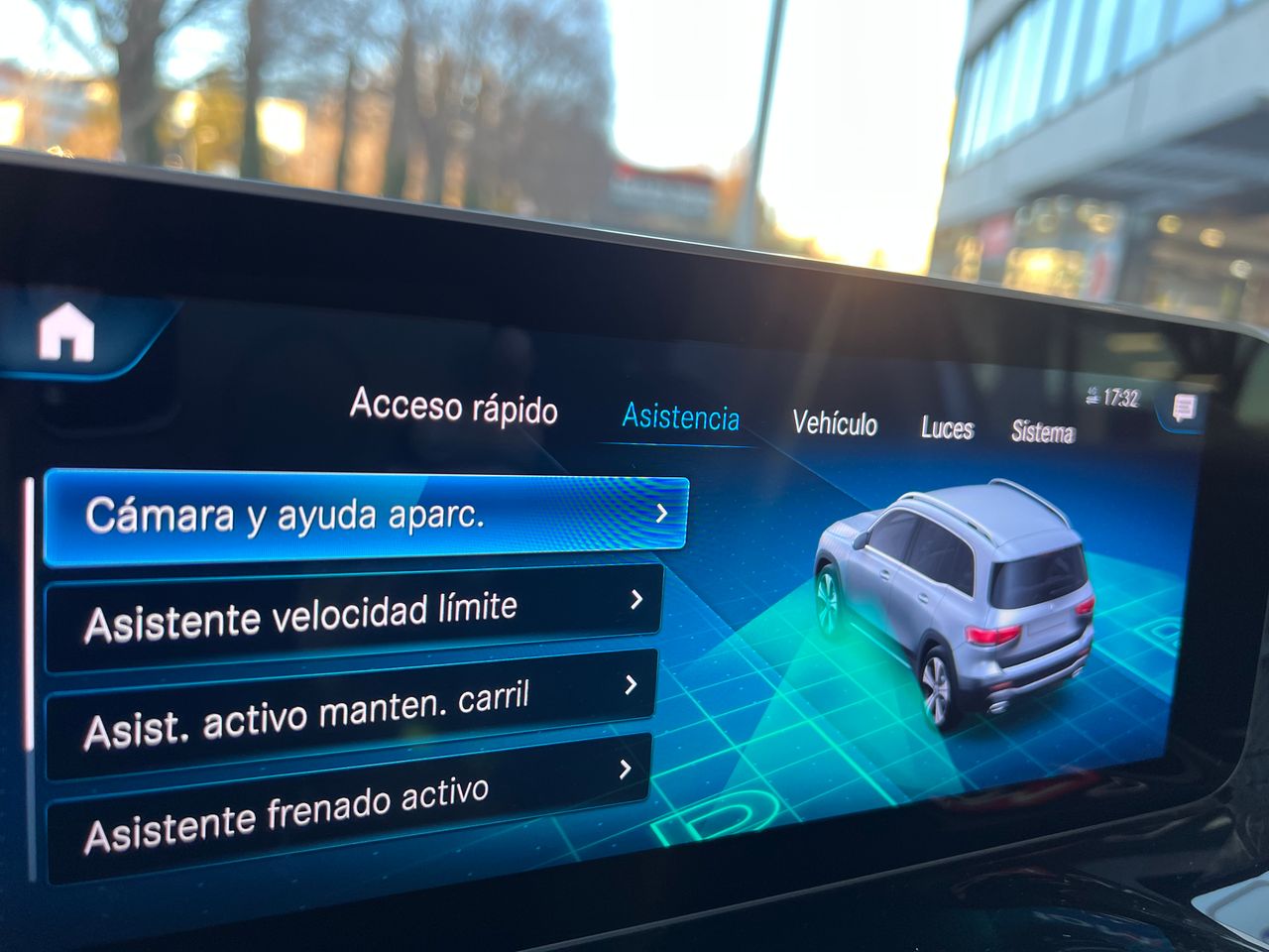 Foto Mercedes-Benz Clase GLB 25