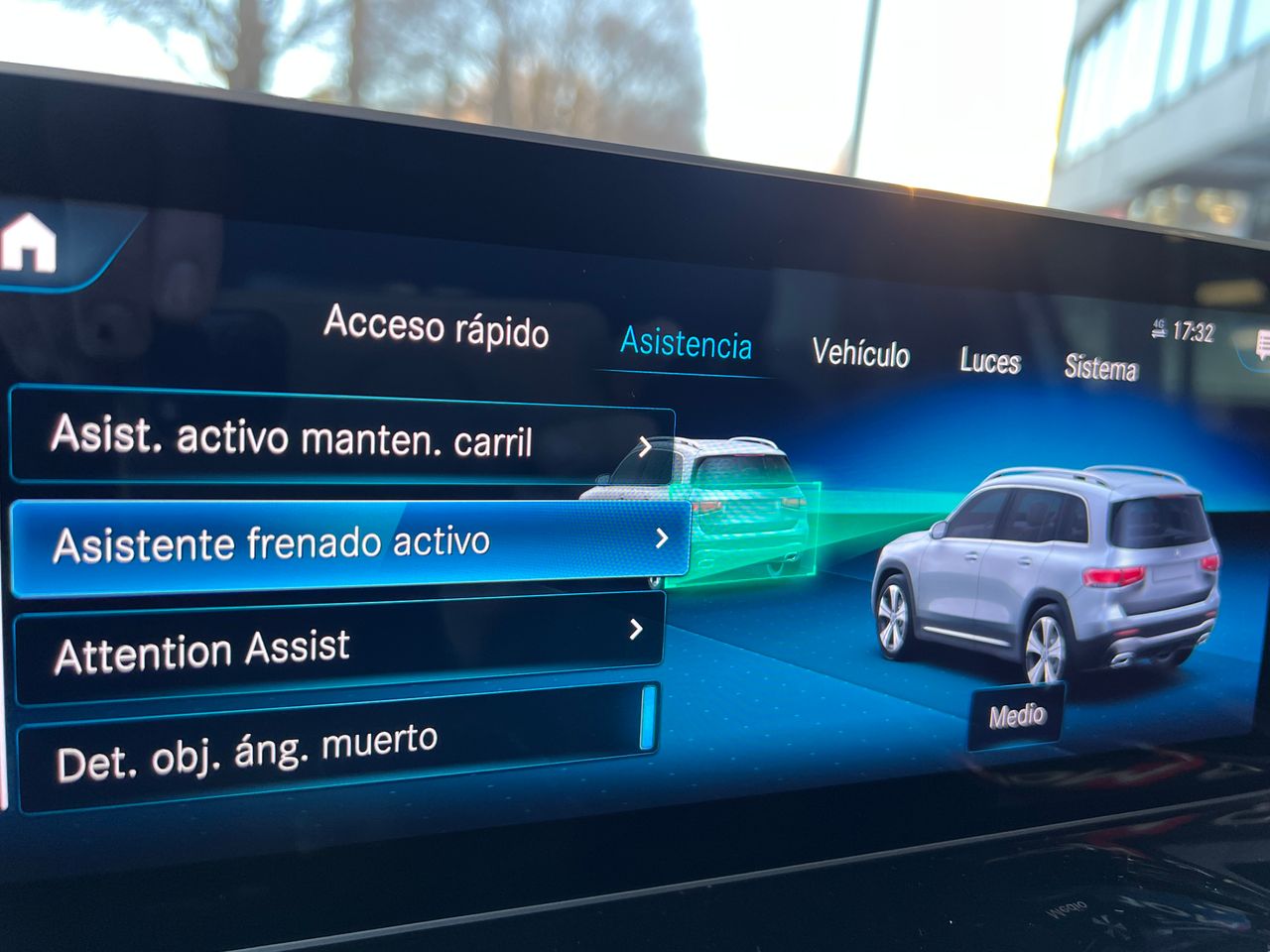 Foto Mercedes-Benz Clase GLB 26