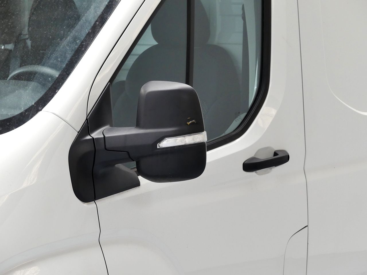 Foto Maxus e Deliver 9 12