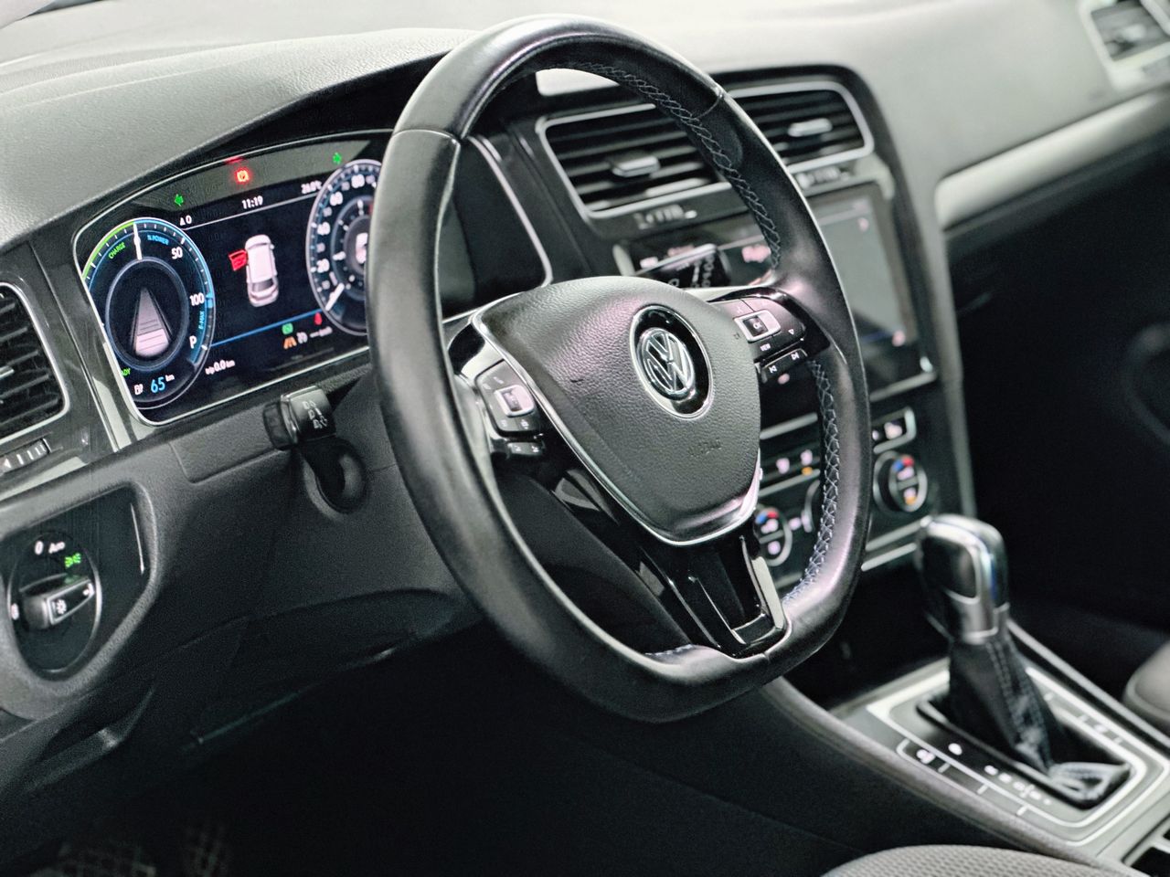 Foto Volkswagen Golf 24