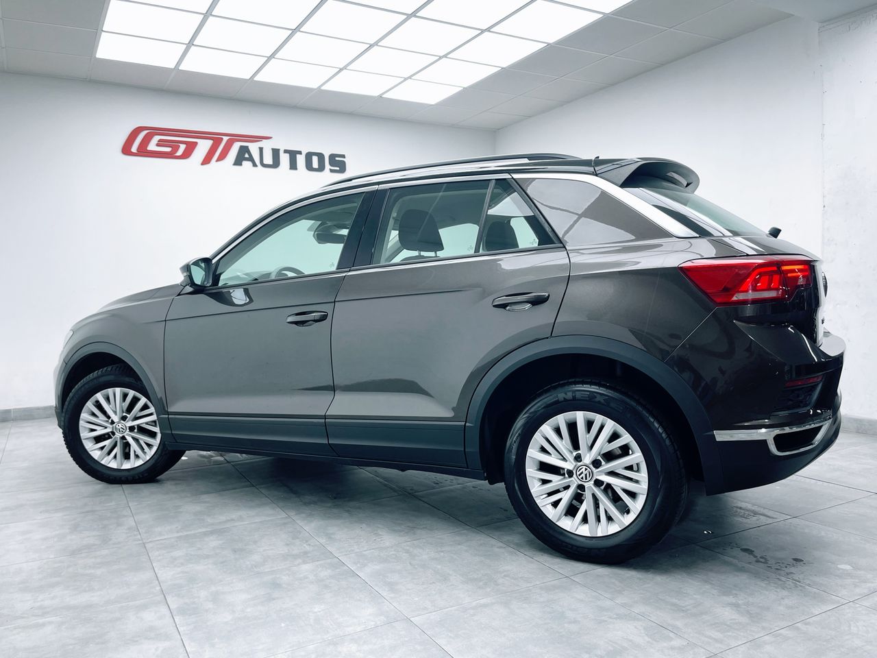 Foto Volkswagen T-Roc 6
