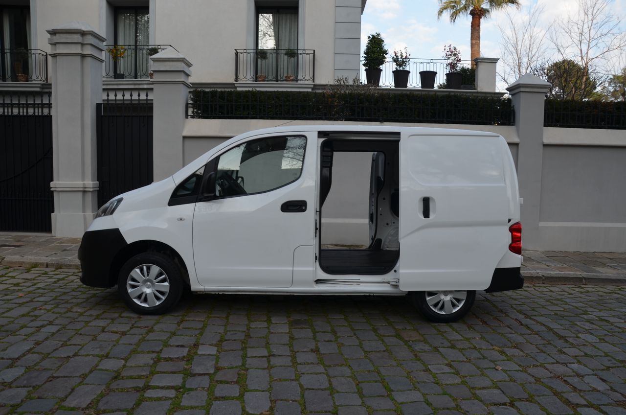 Foto Nissan NV200 13