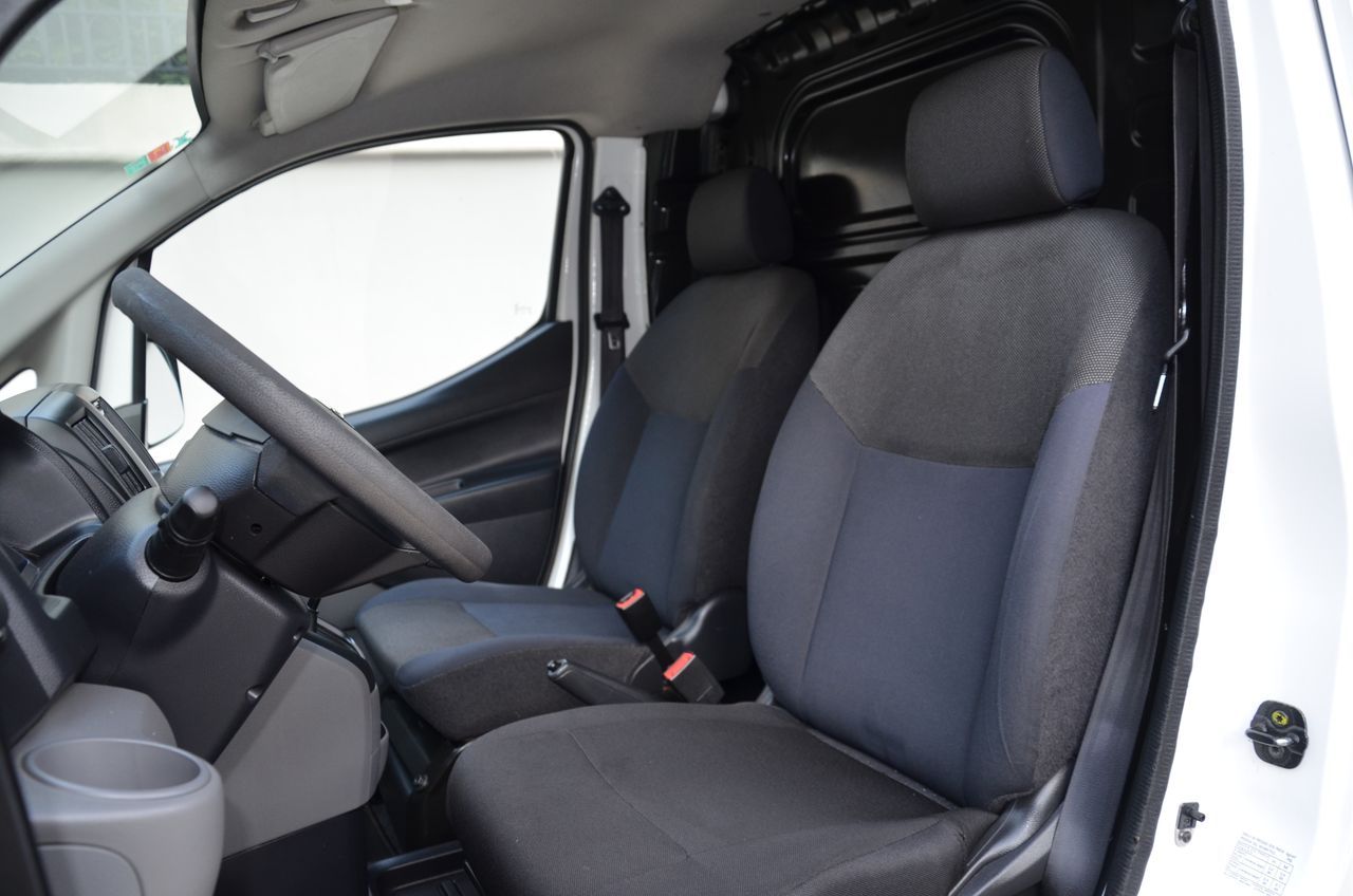 Foto Nissan NV200 16