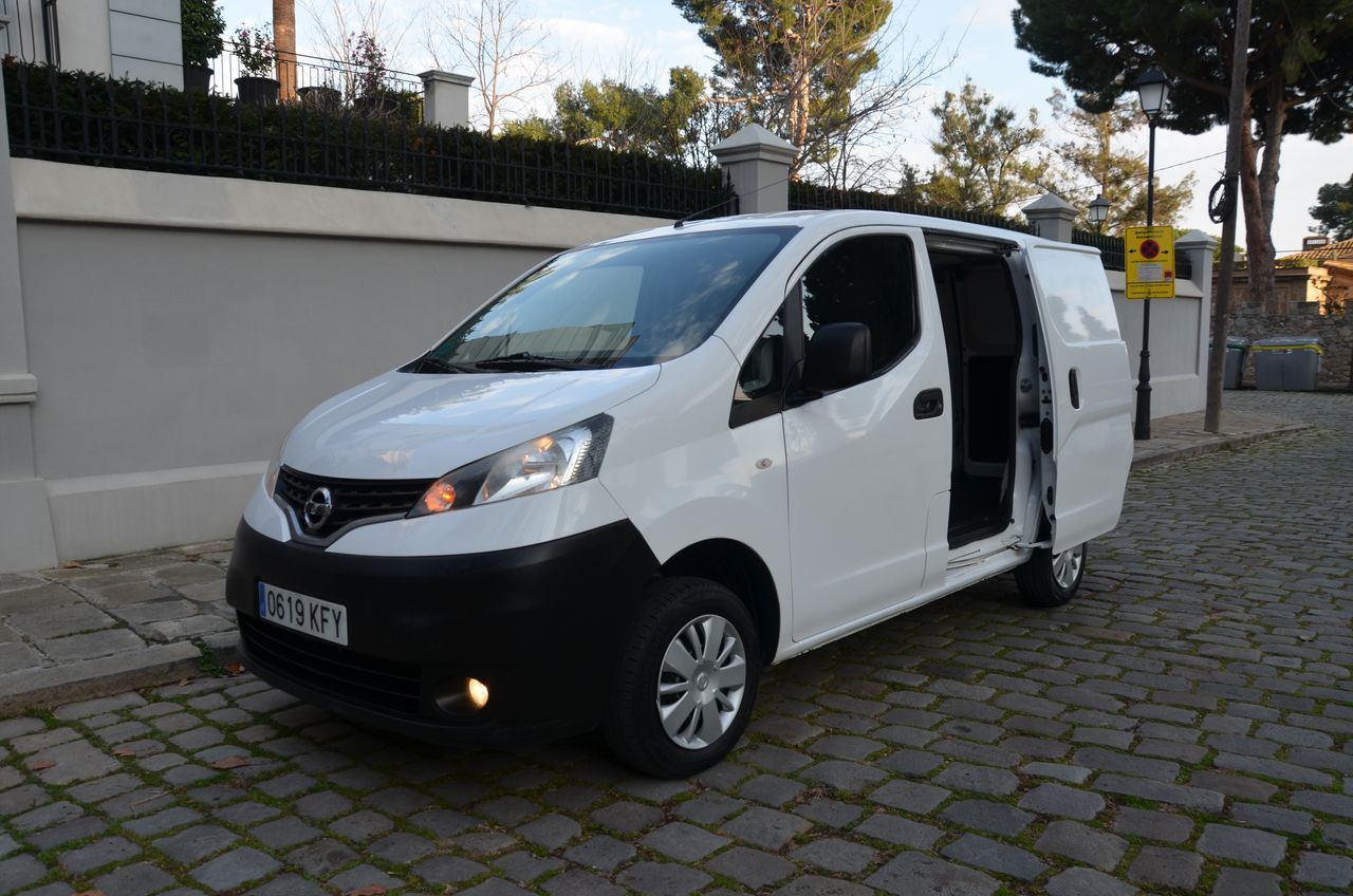 Foto Nissan NV200 26
