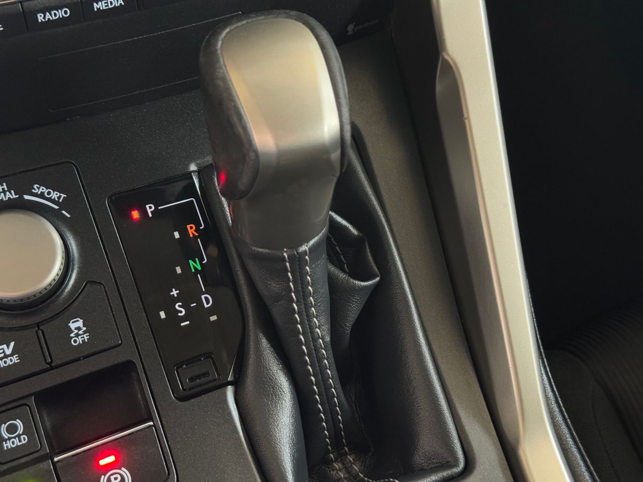 Foto Lexus NX 28