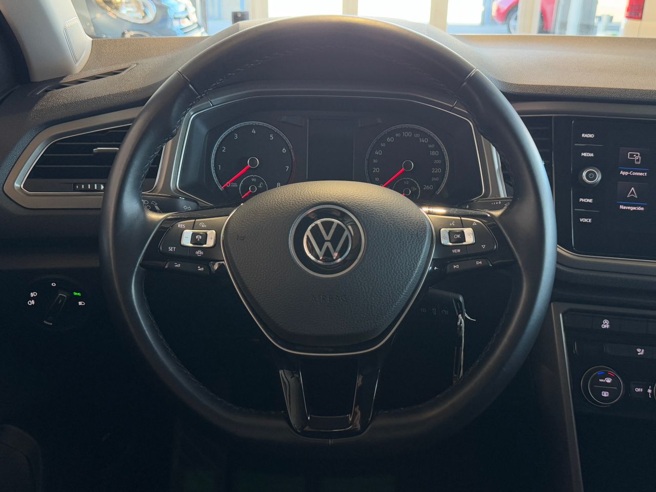 Foto Volkswagen T-Roc 10