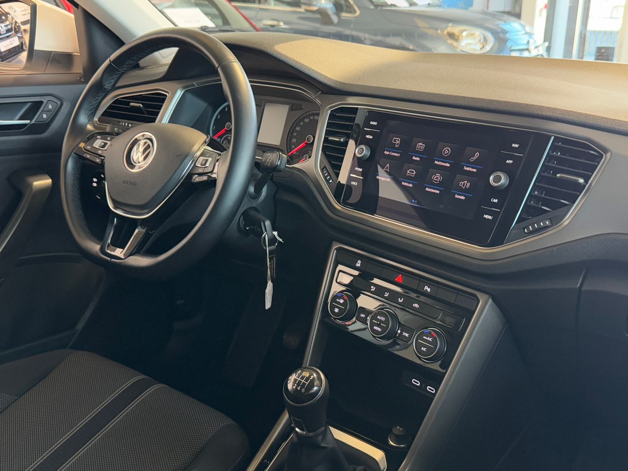 Foto Volkswagen T-Roc 11