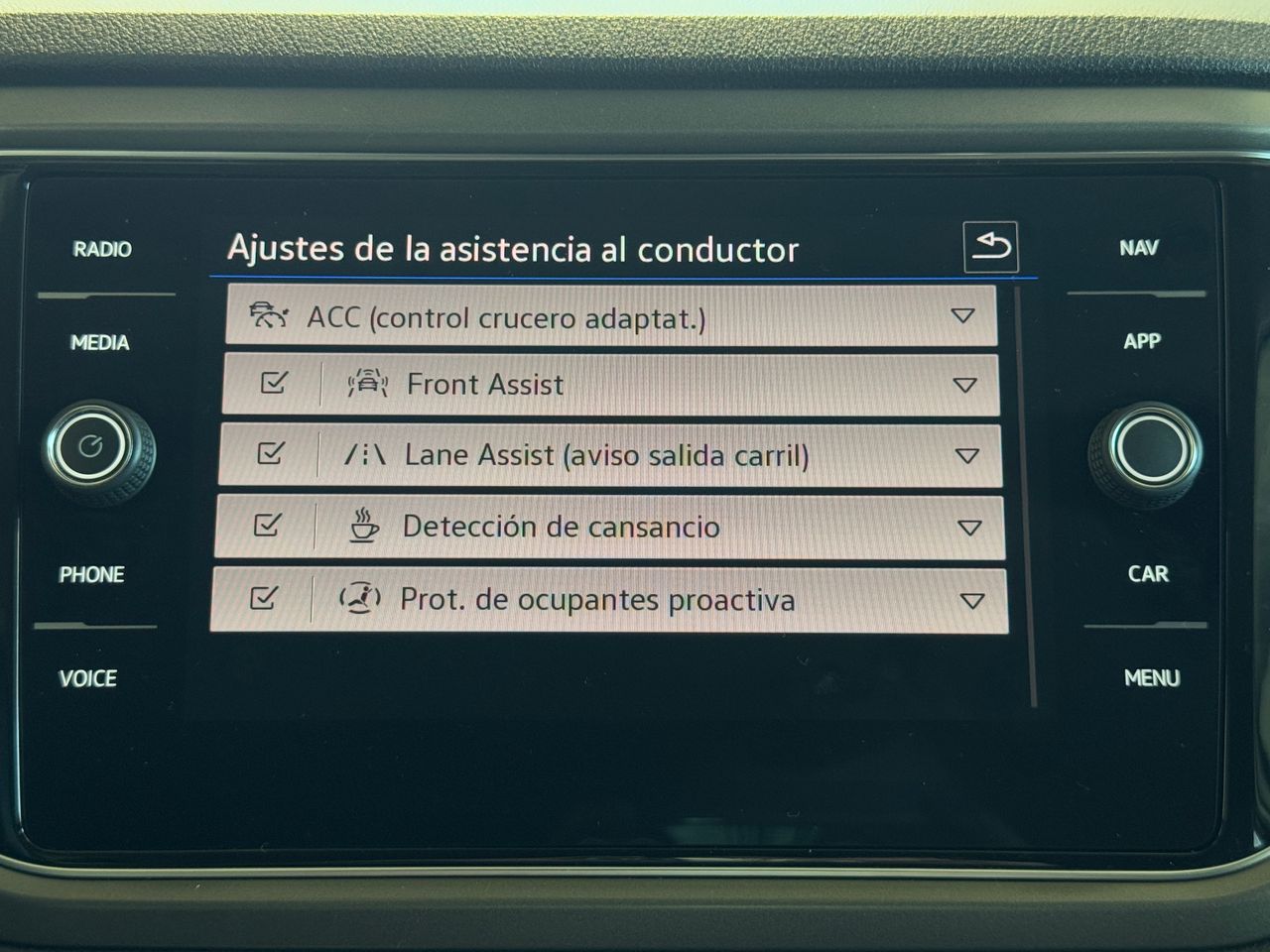 Foto Volkswagen T-Roc 23