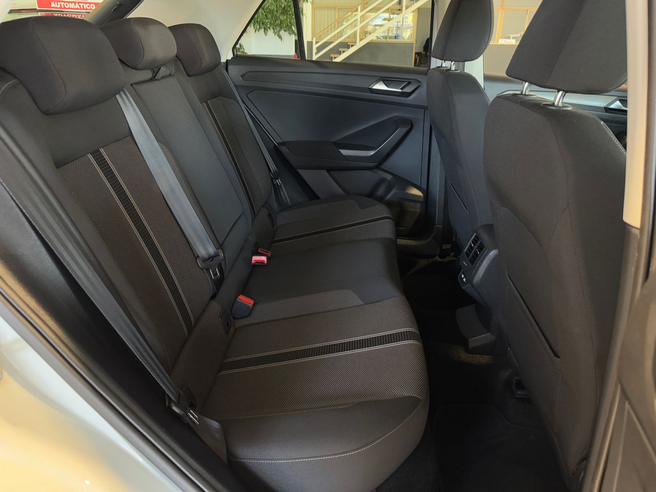 Foto Volkswagen T-Roc 29