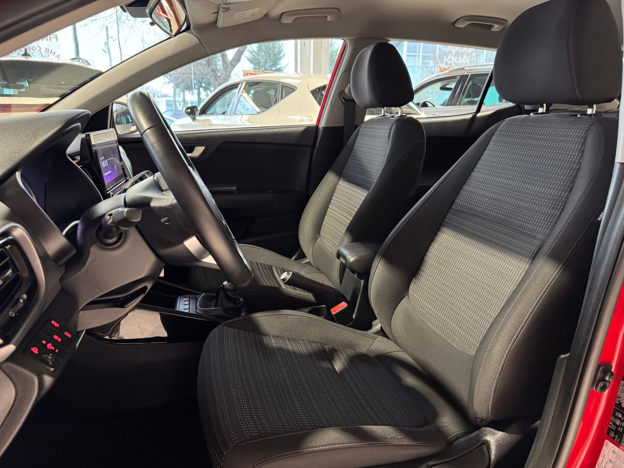Foto Kia Stonic 8