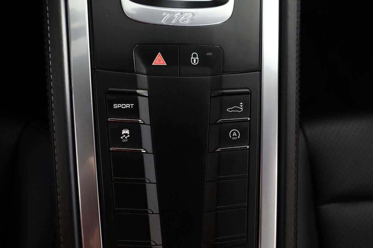 Foto Porsche 718 16