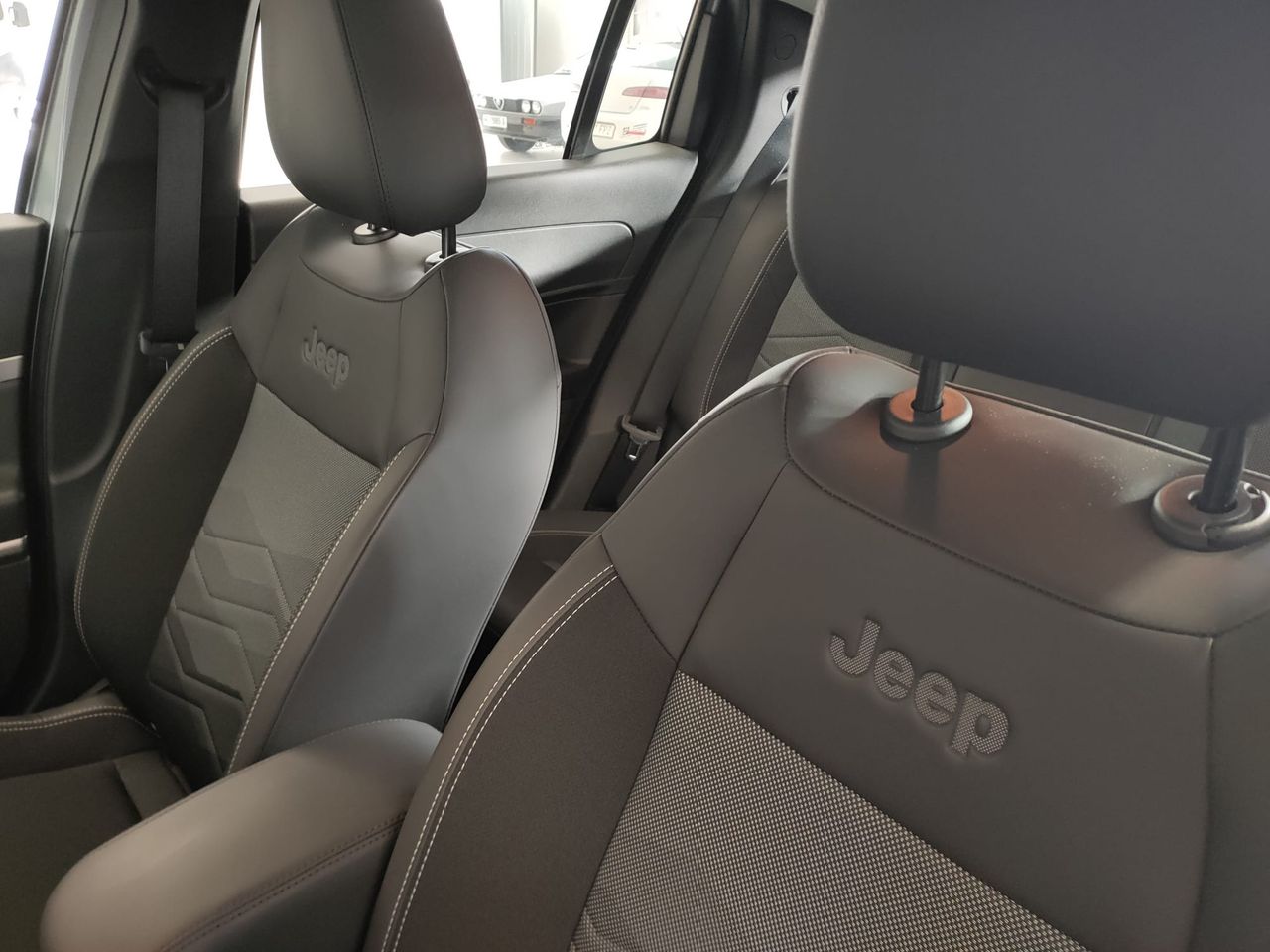 Foto Jeep Avenger 19