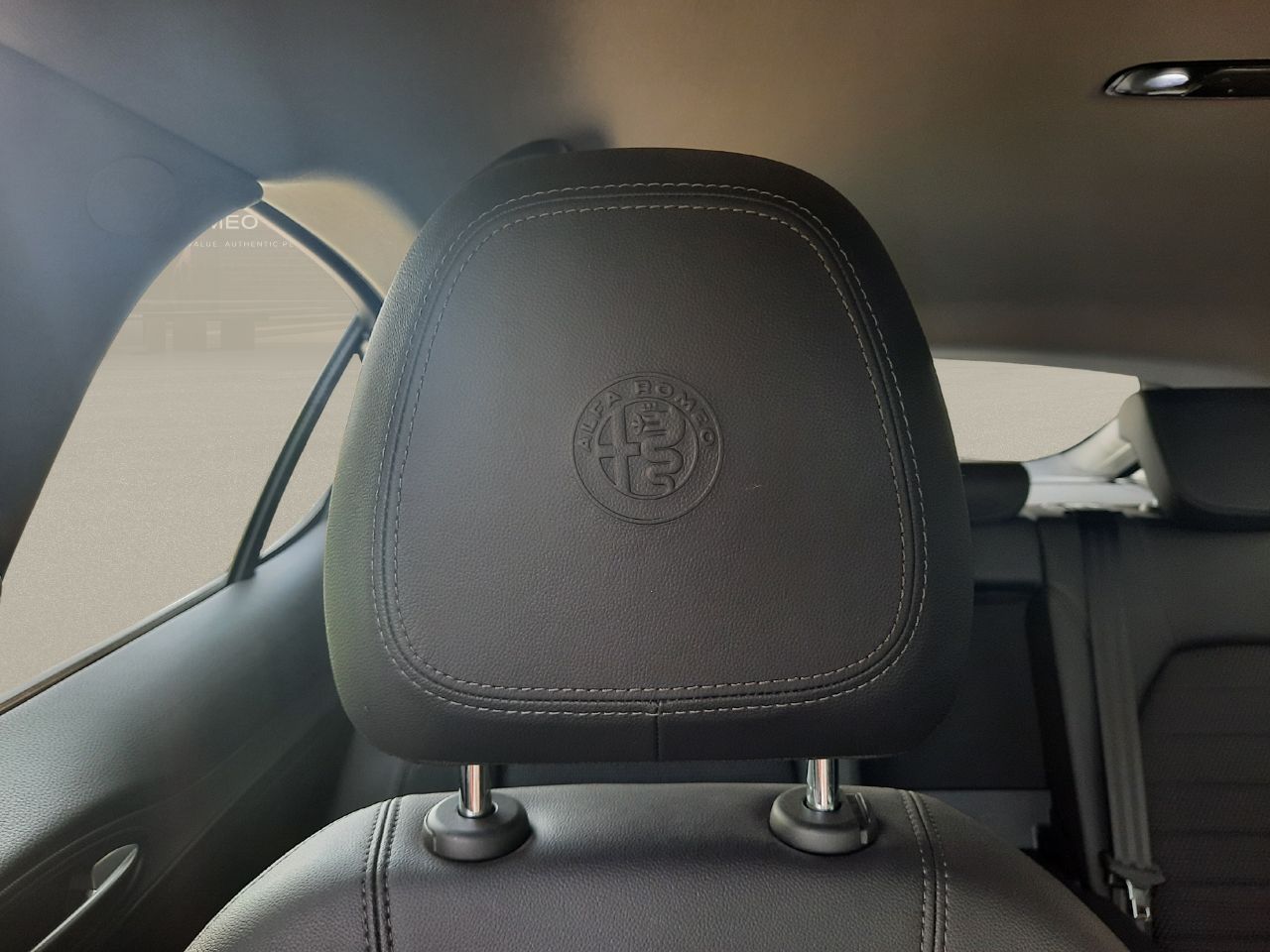 Foto Alfa Romeo Stelvio 35