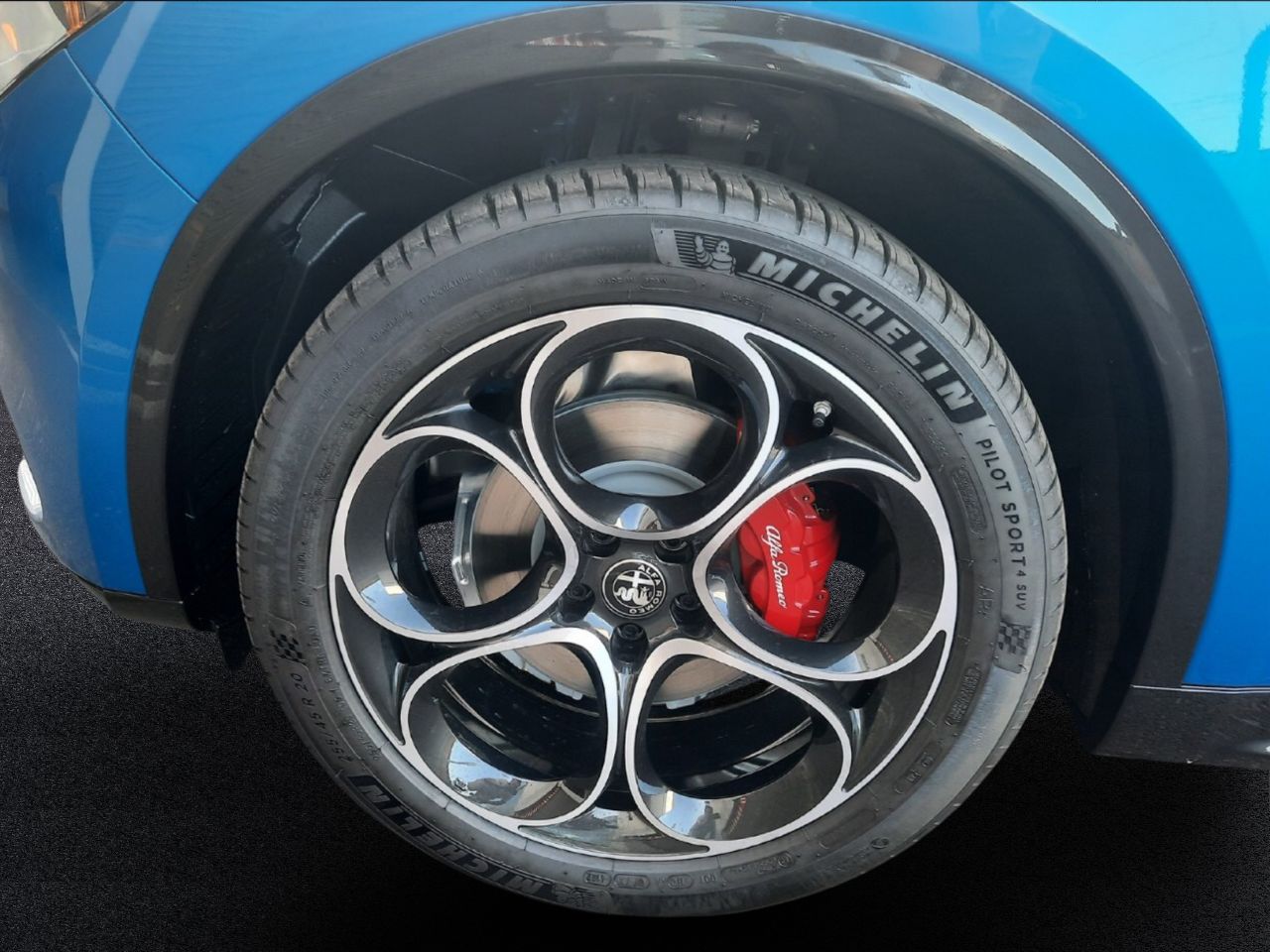 Foto Alfa Romeo Stelvio 10