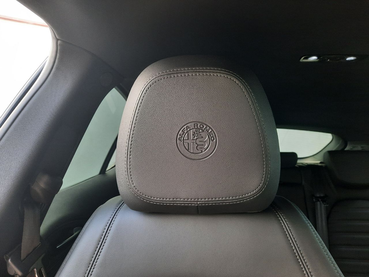 Foto Alfa Romeo Stelvio 21