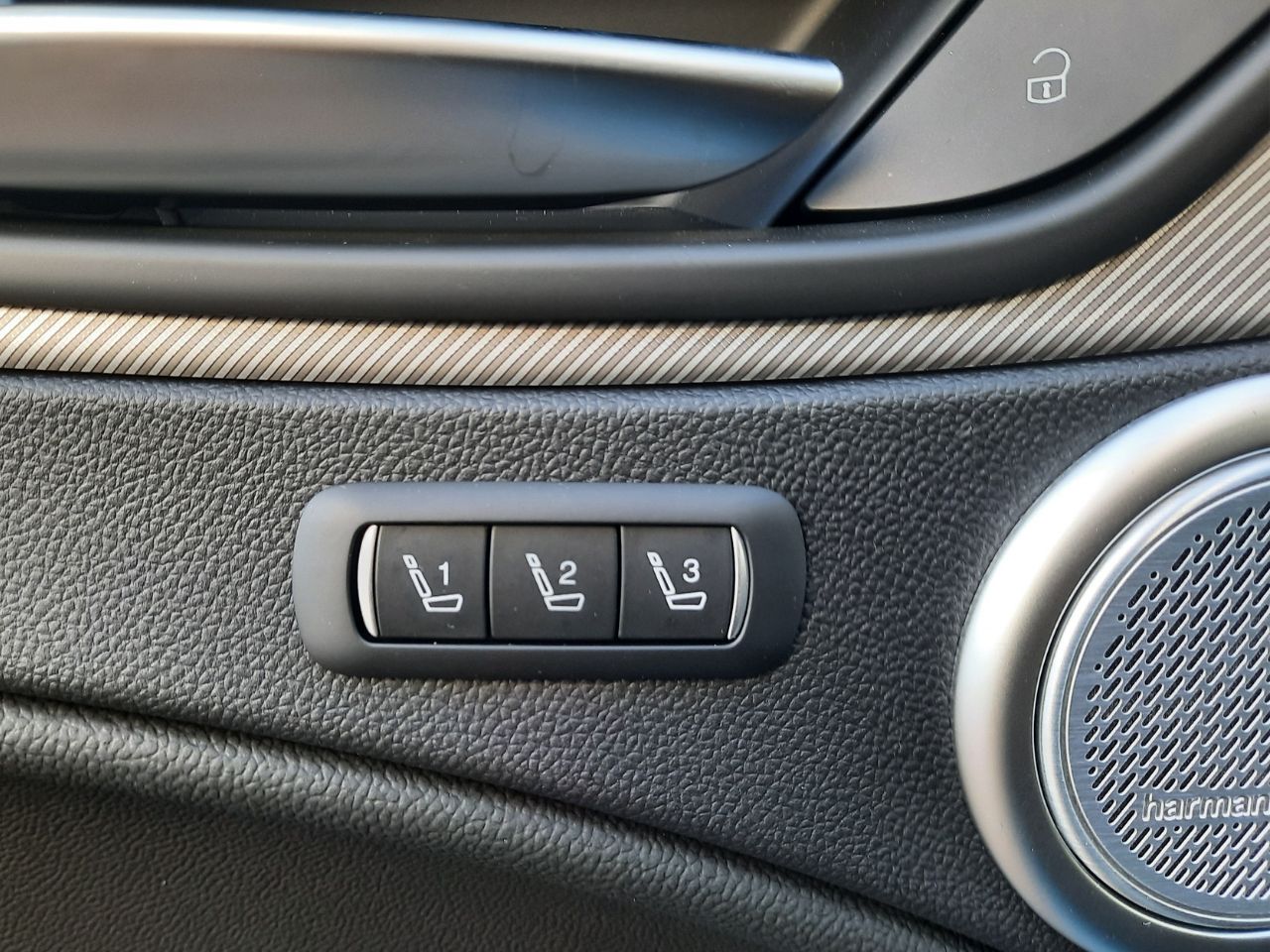 Foto Alfa Romeo Stelvio 24