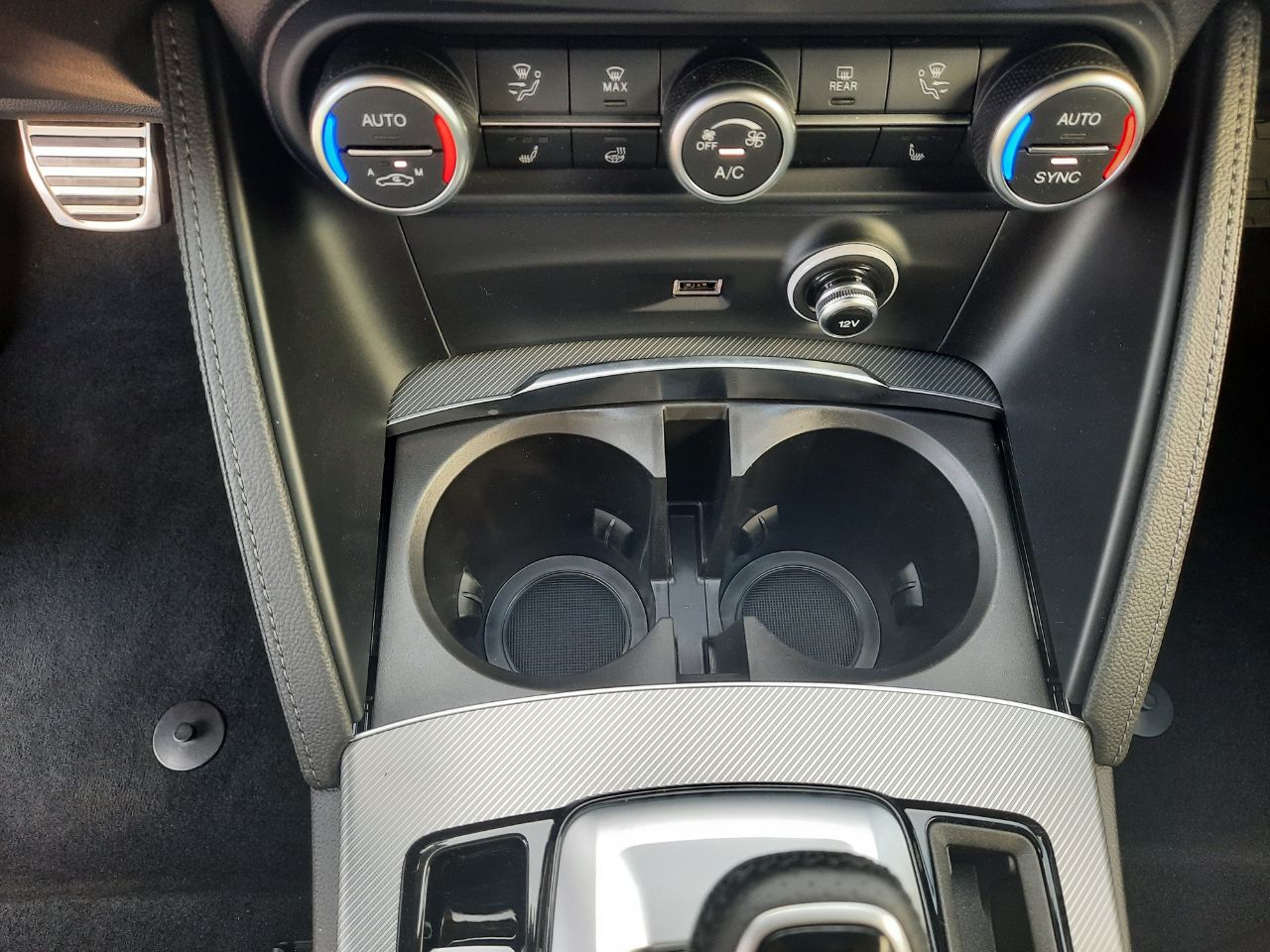 Foto Alfa Romeo Stelvio 31