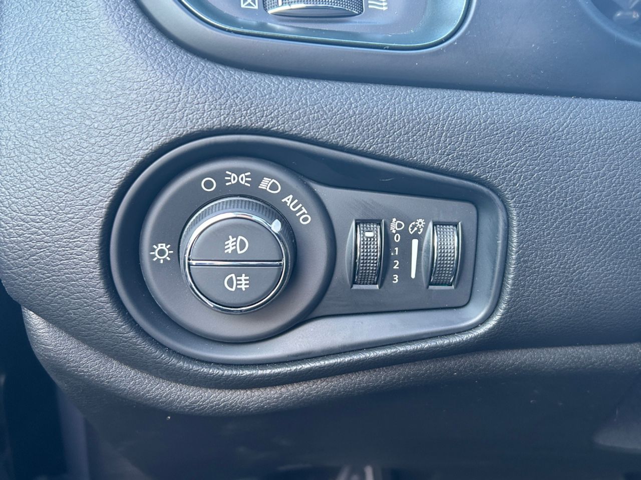 Foto Jeep Renegade 15