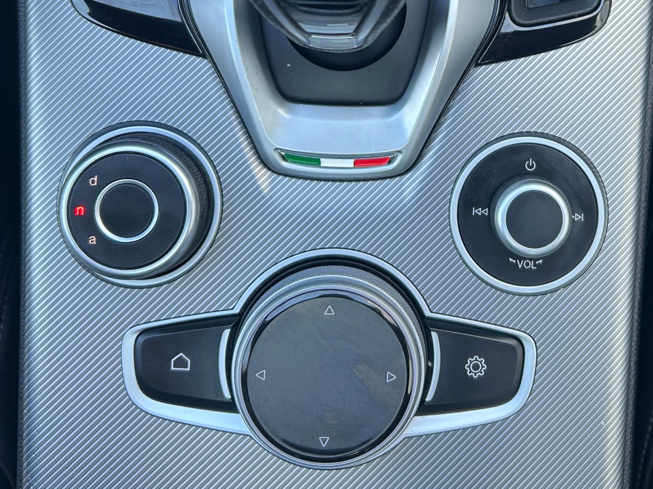 Foto Alfa Romeo Stelvio 24