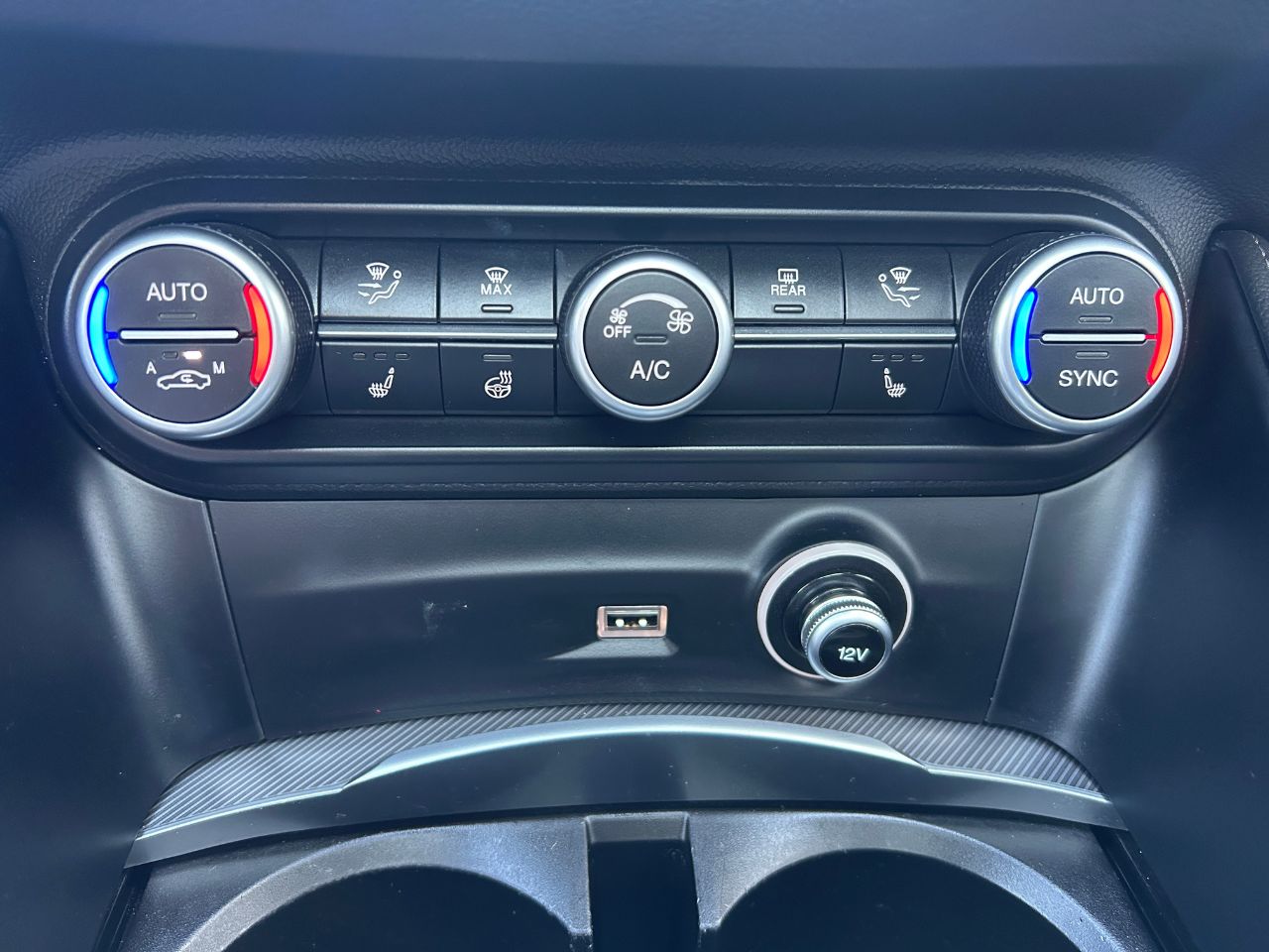 Foto Alfa Romeo Stelvio 36