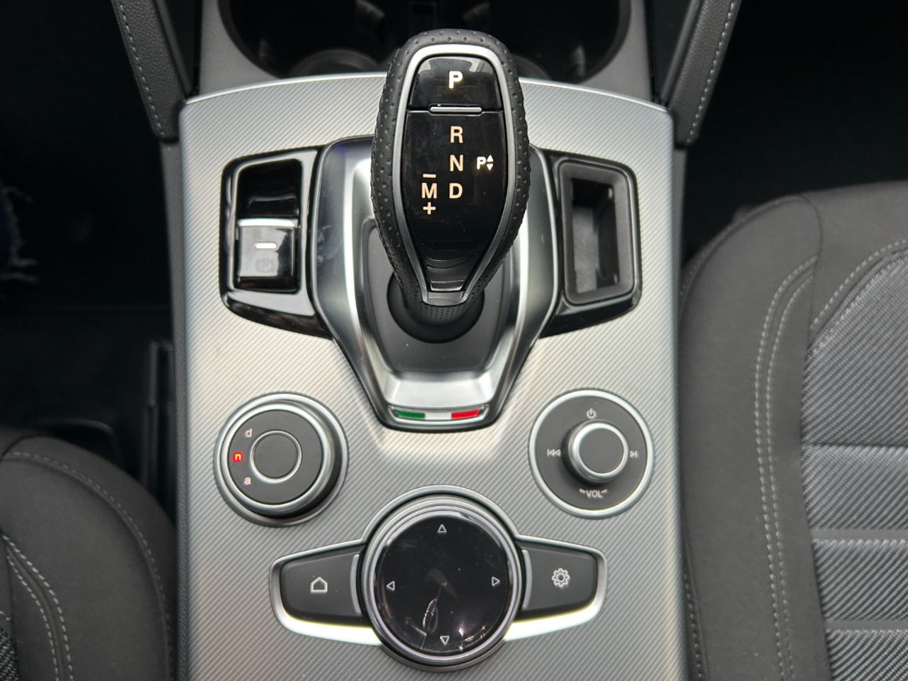 Foto Alfa Romeo Stelvio 19