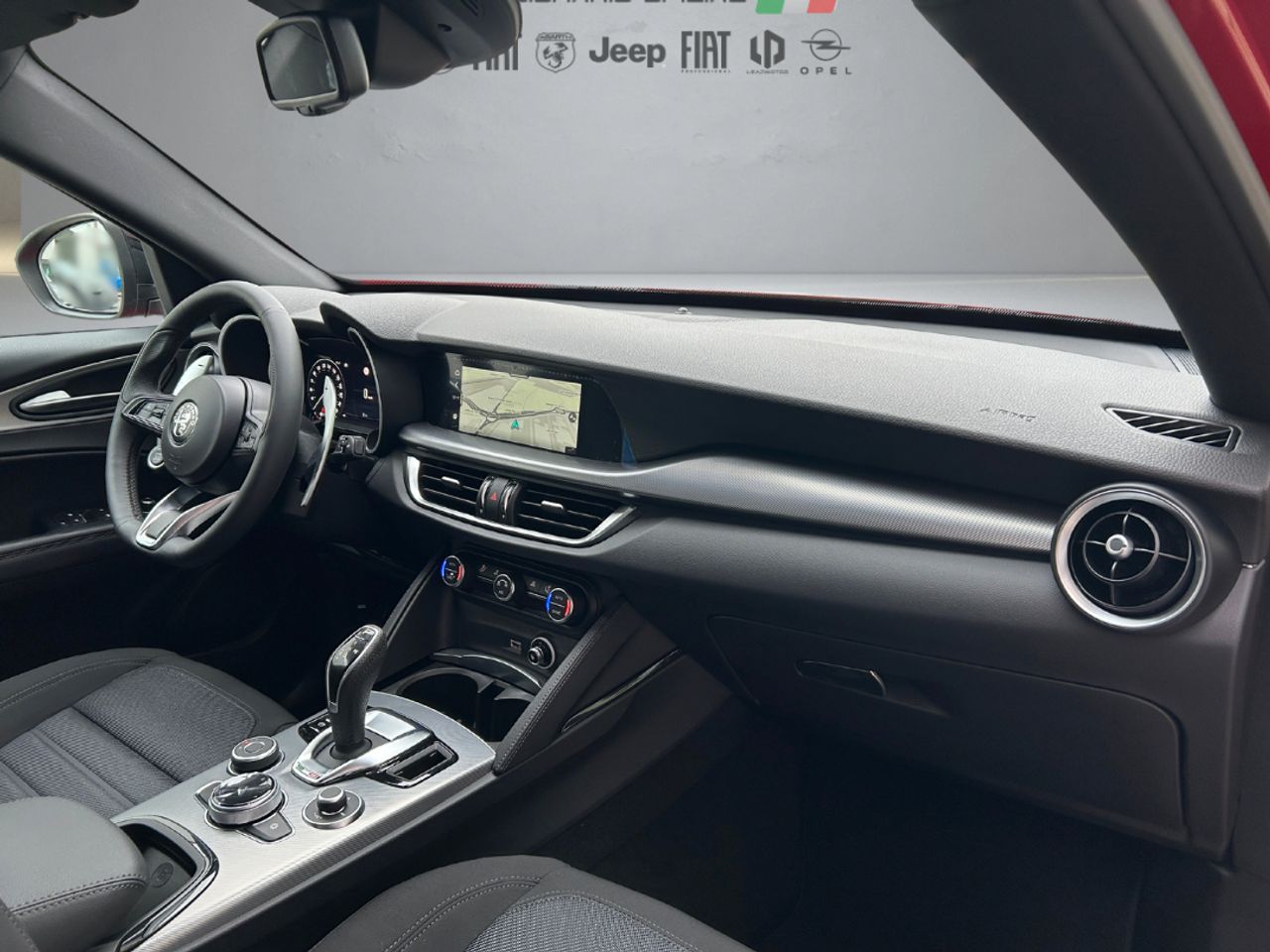 Foto Alfa Romeo Stelvio 25