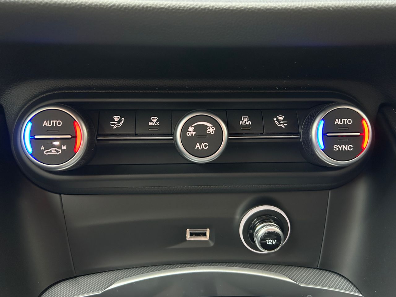 Foto Alfa Romeo Stelvio 28
