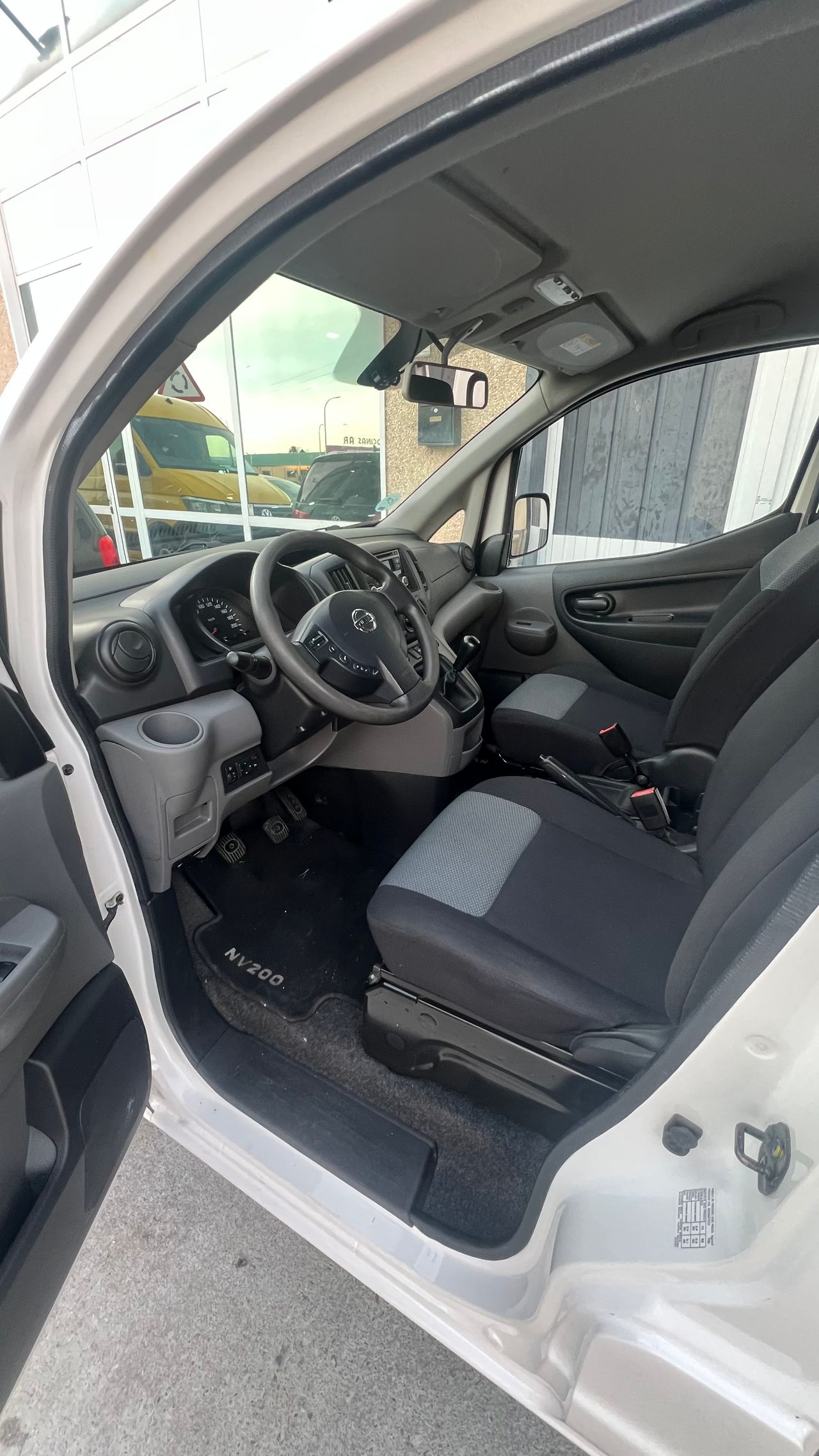 Foto Nissan NV200 12