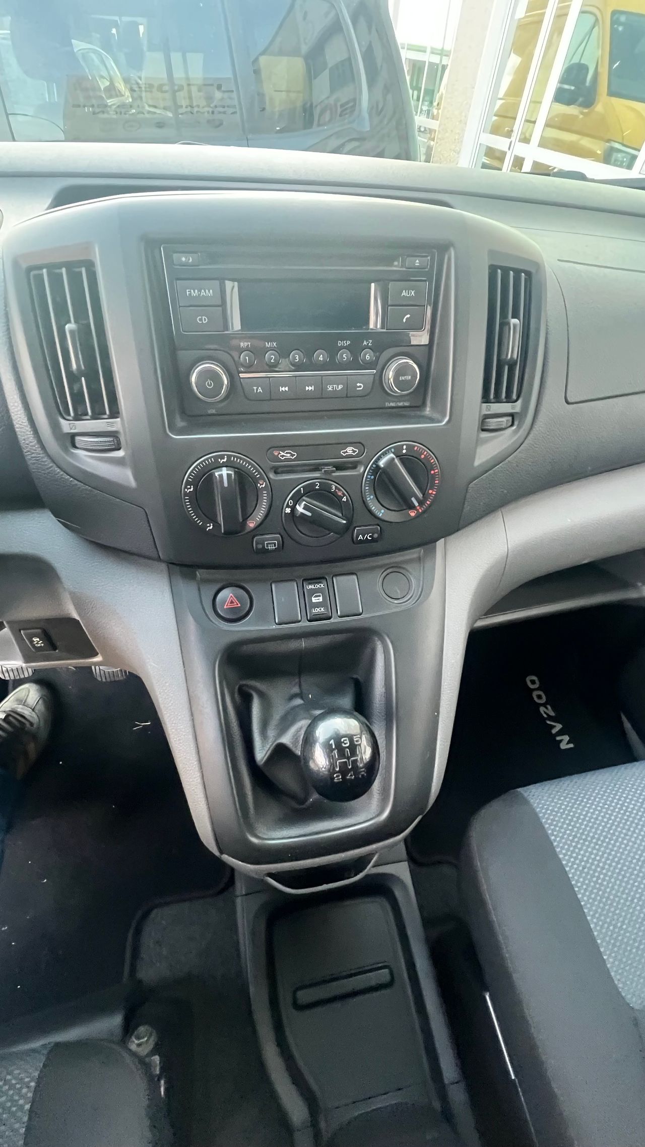 Foto Nissan NV200 13
