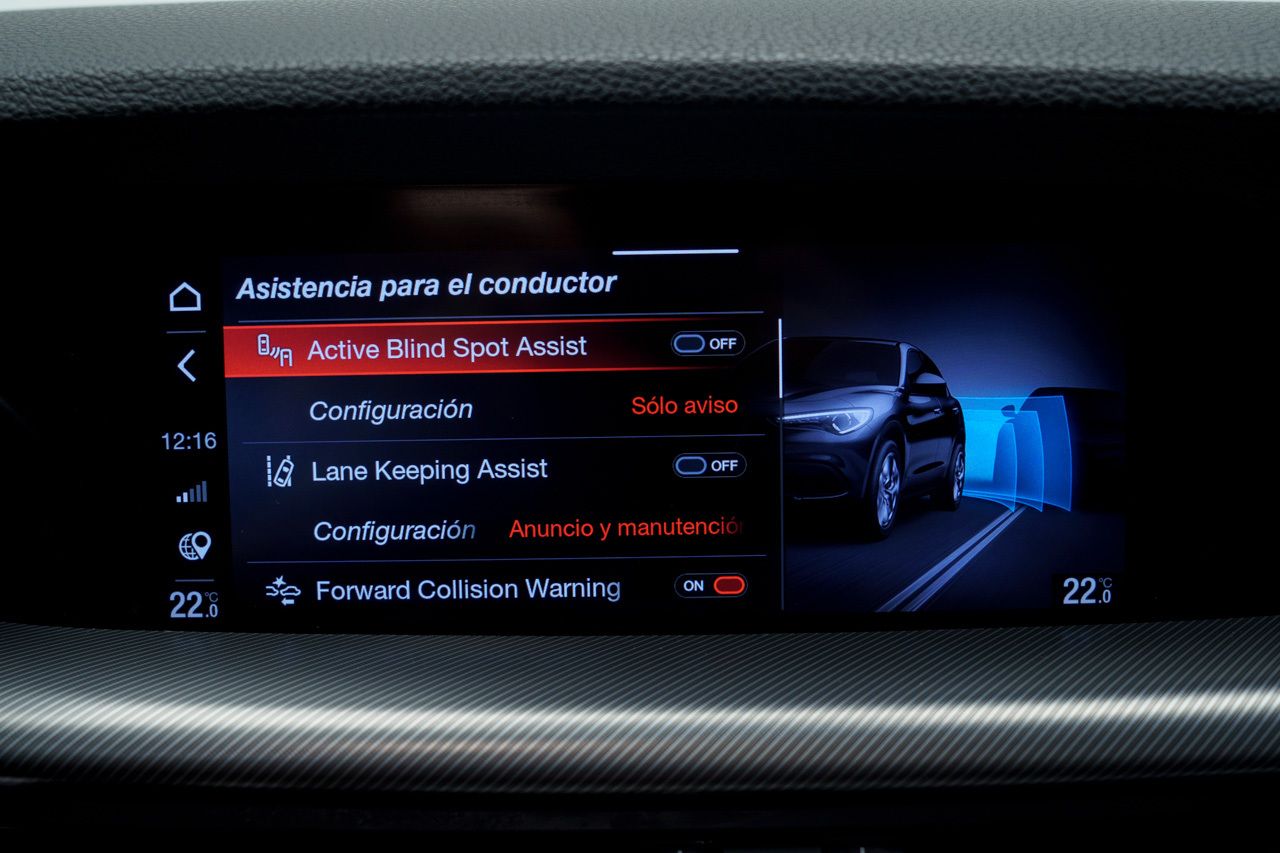 Foto Alfa Romeo Stelvio 21