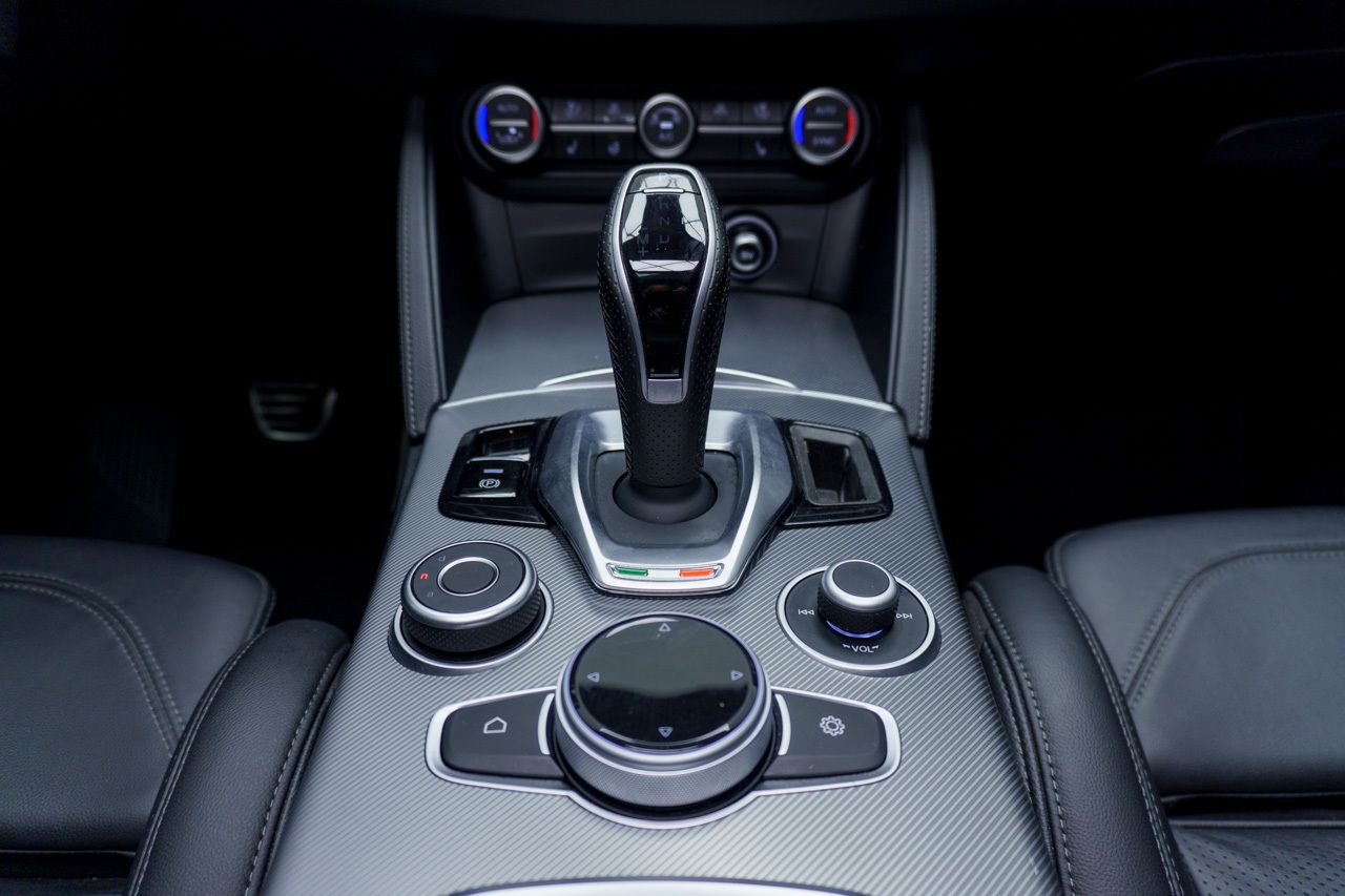 Foto Alfa Romeo Stelvio 24