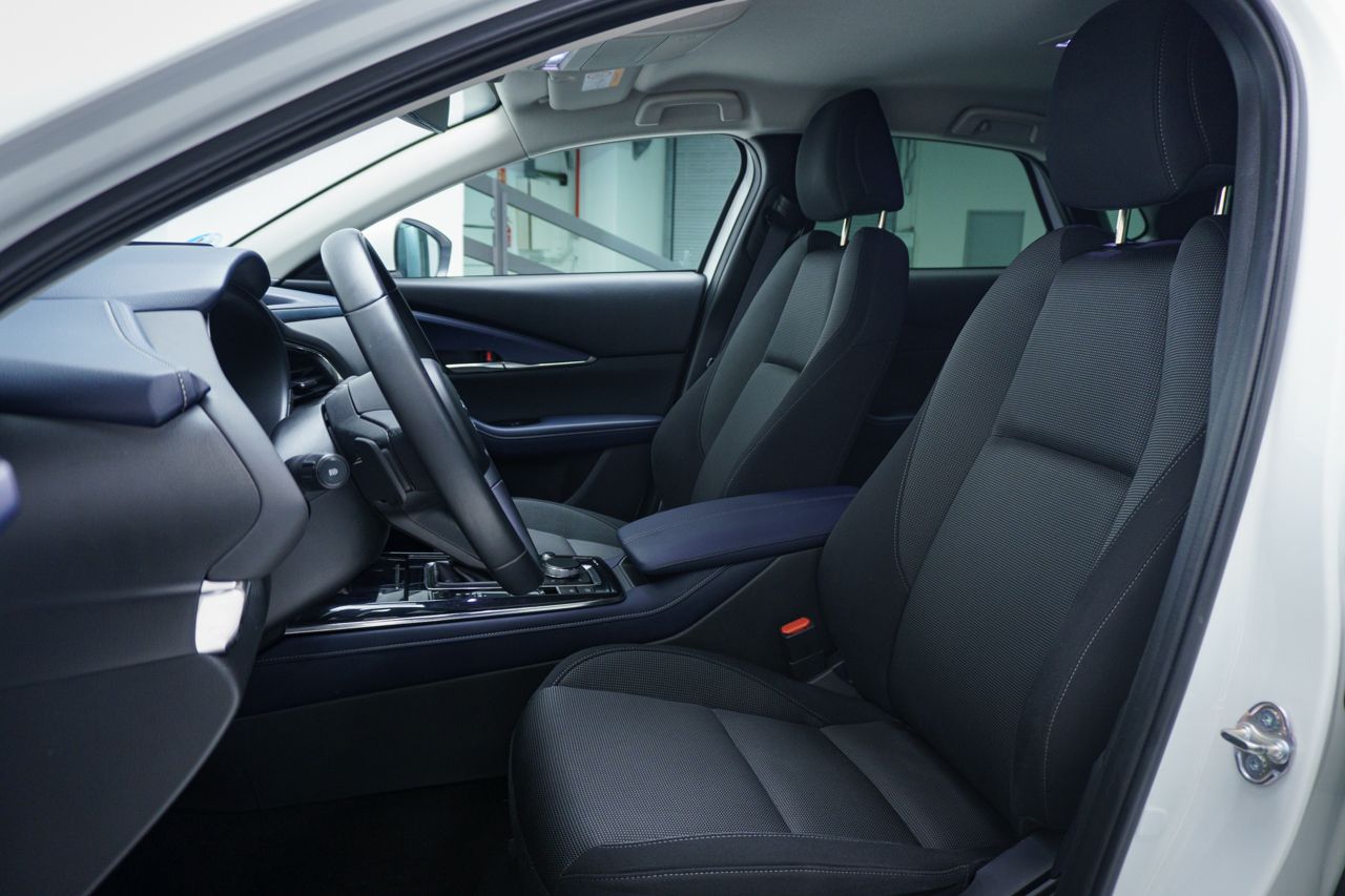 Foto Mazda CX-30 16
