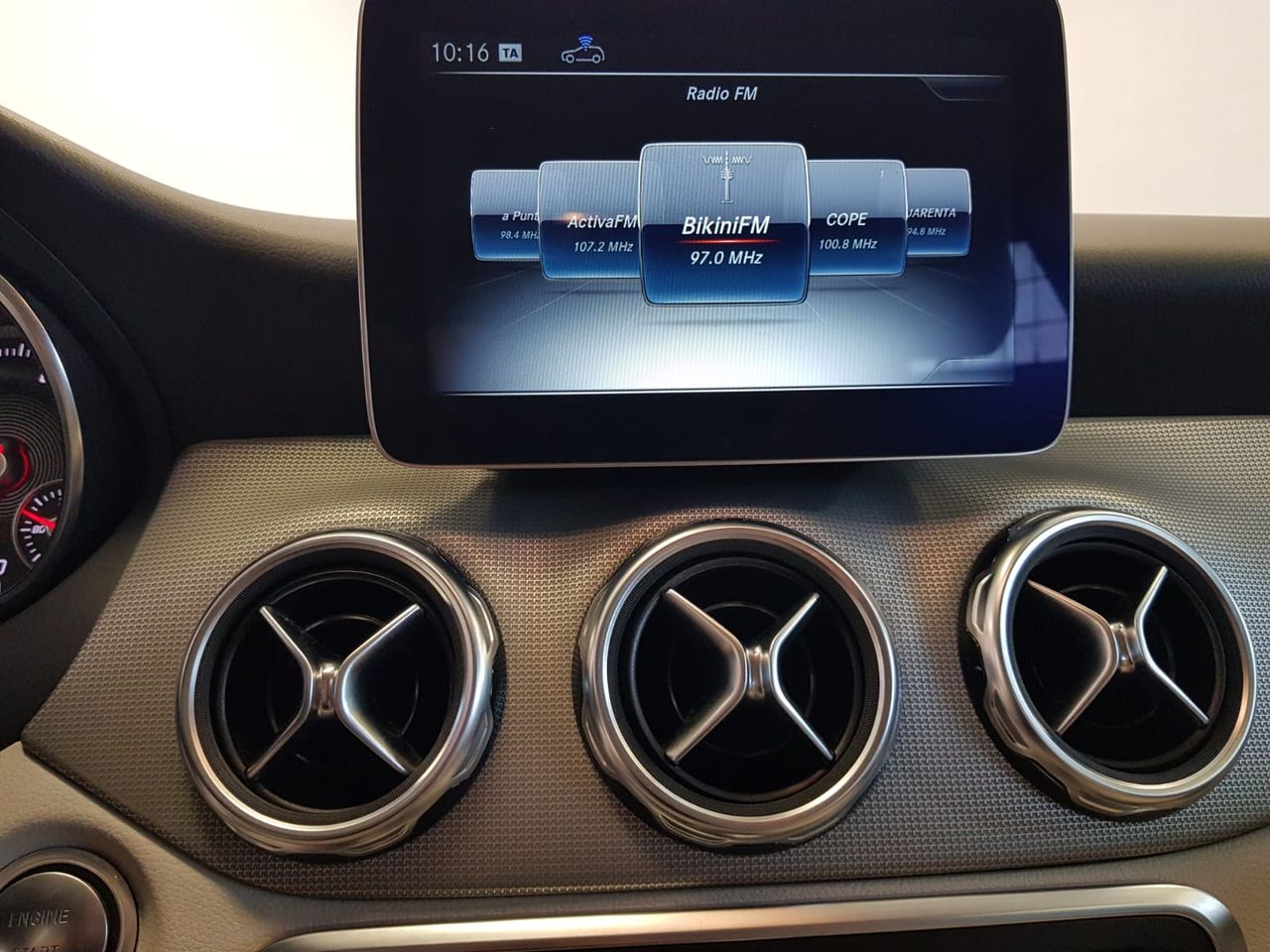 Foto Mercedes-Benz Clase GLA 61