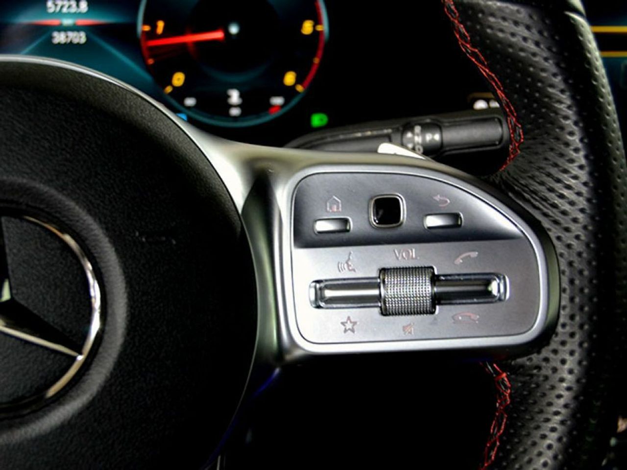 Foto Mercedes-Benz Clase GLB 25
