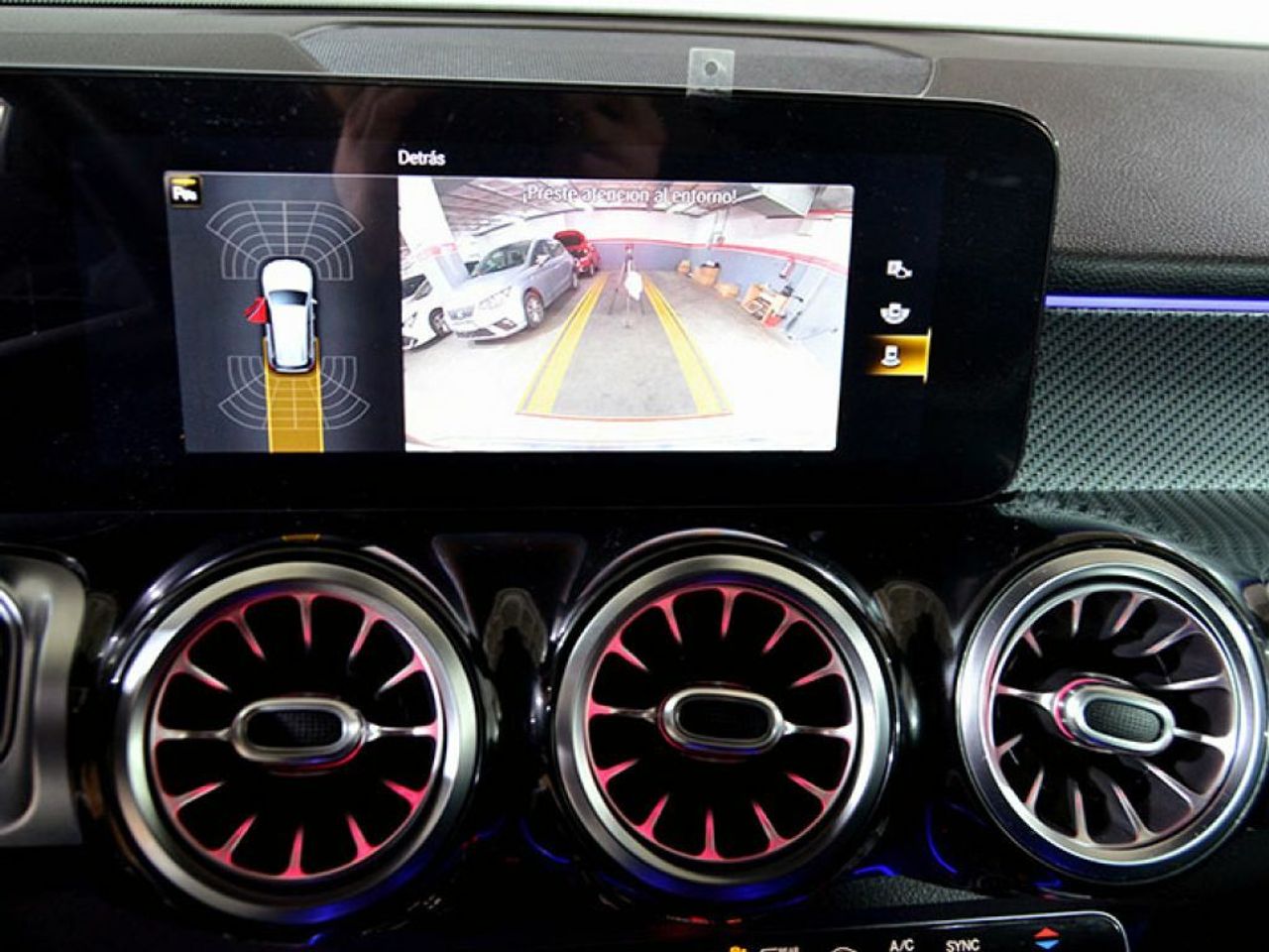 Foto Mercedes-Benz Clase GLB 29