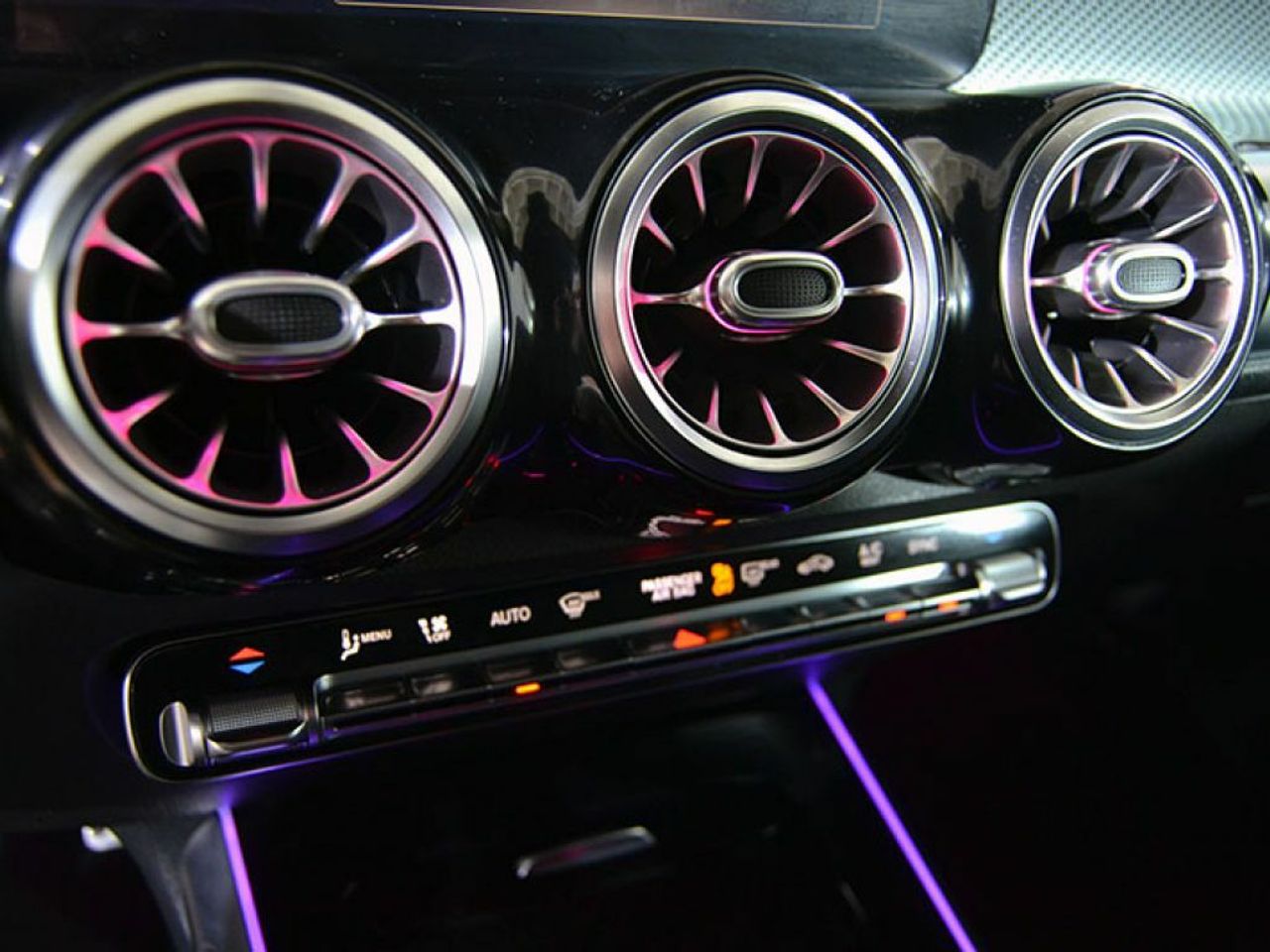 Foto Mercedes-Benz Clase GLB 31