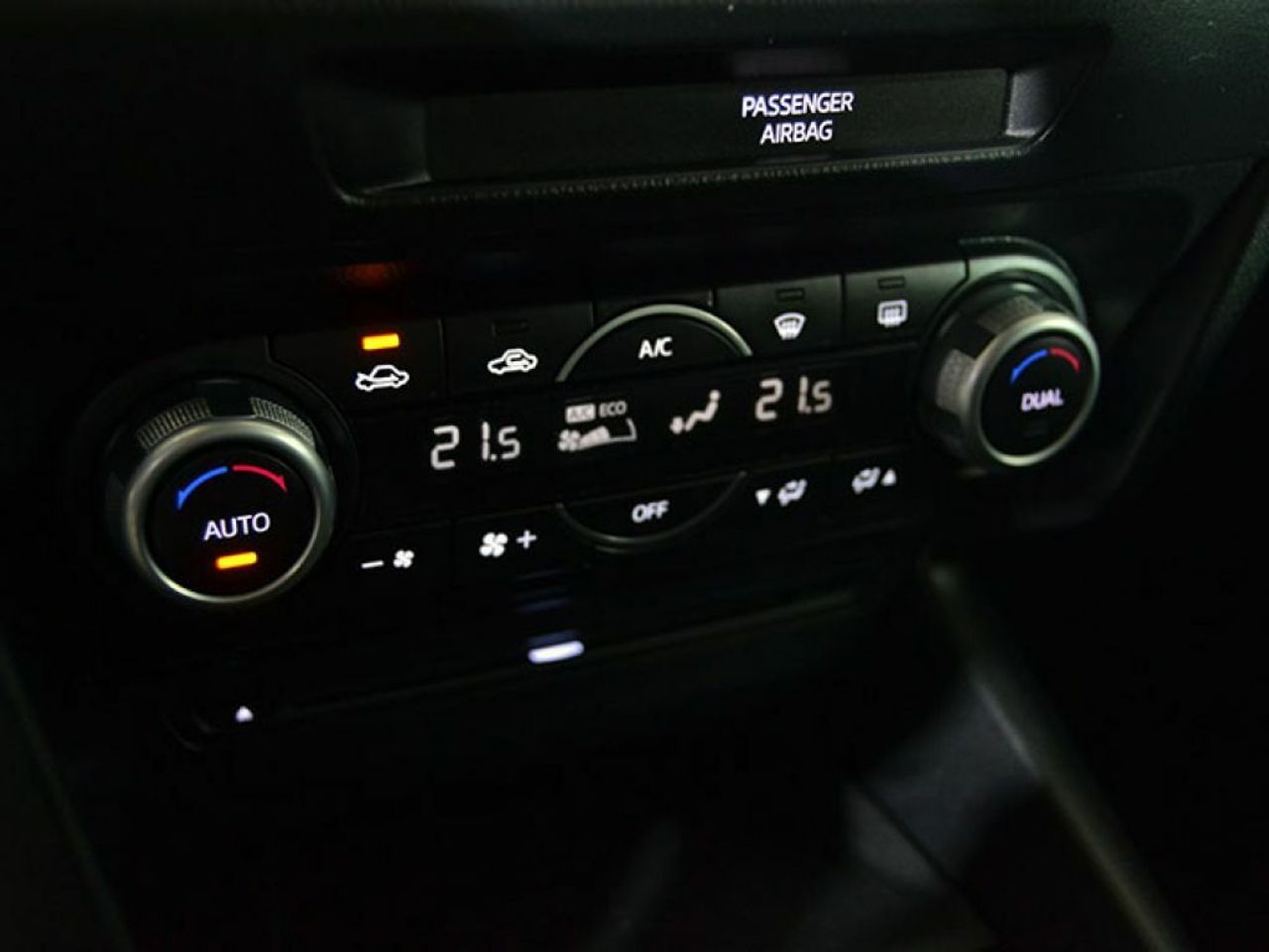 Foto Mazda Mazda3 27