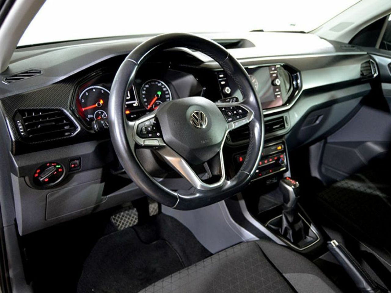 Foto Volkswagen T-Cross 11