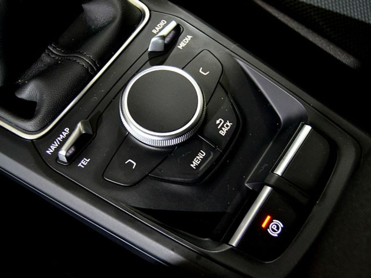 Foto Audi Q2 29