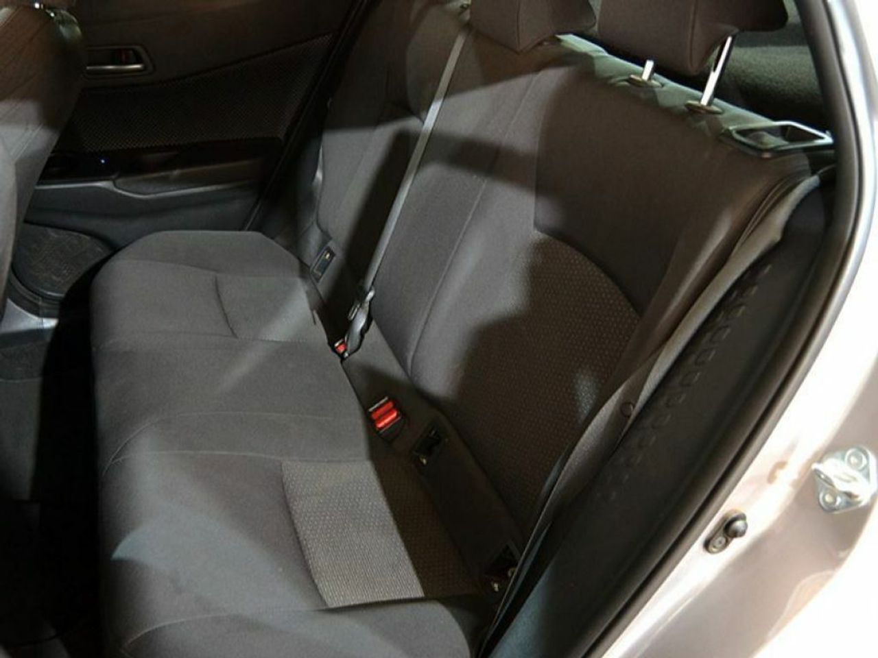 Foto Toyota C-HR 13