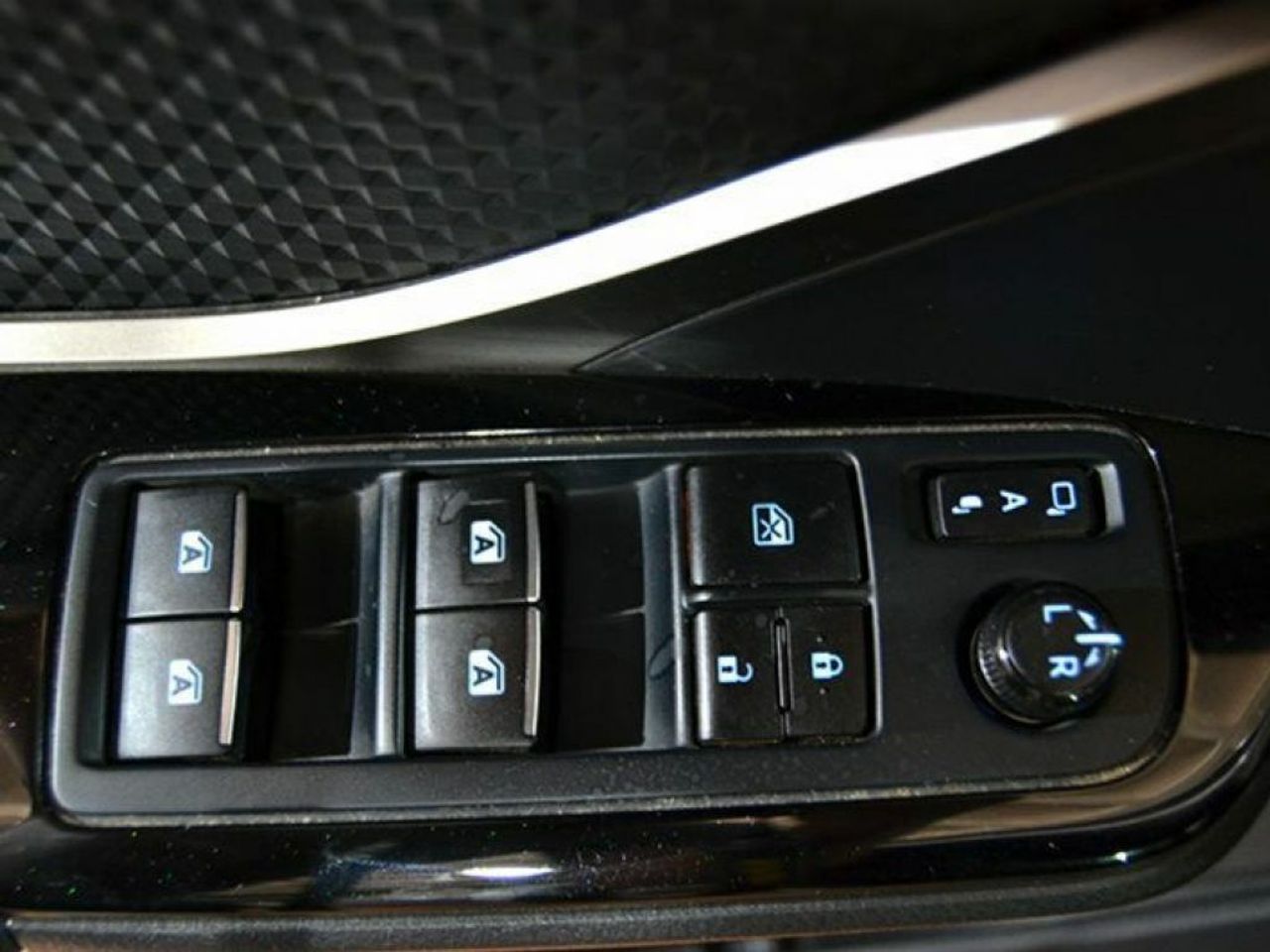 Foto Toyota C-HR 16