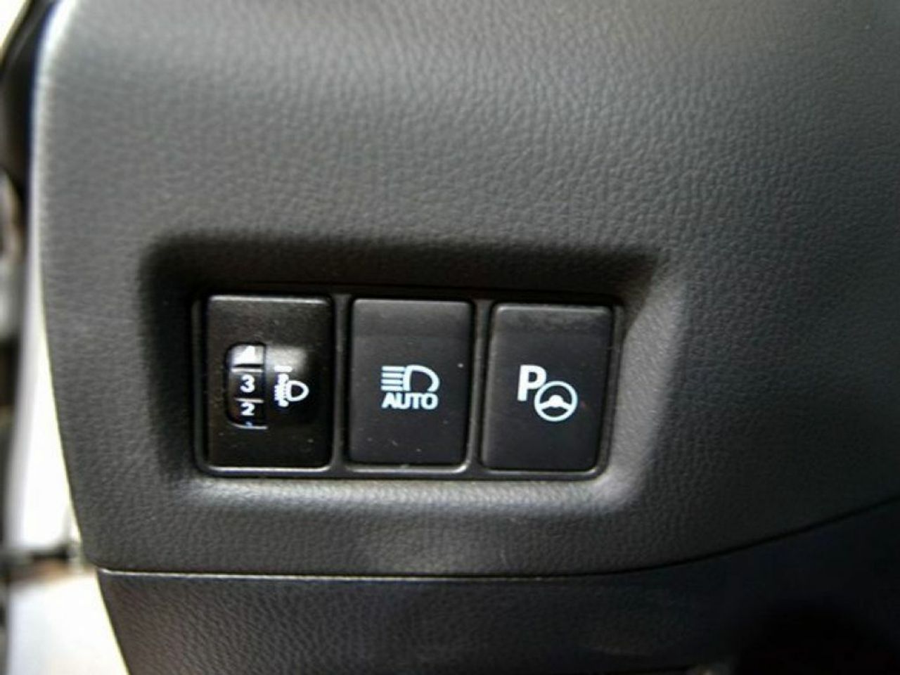 Foto Toyota C-HR 18