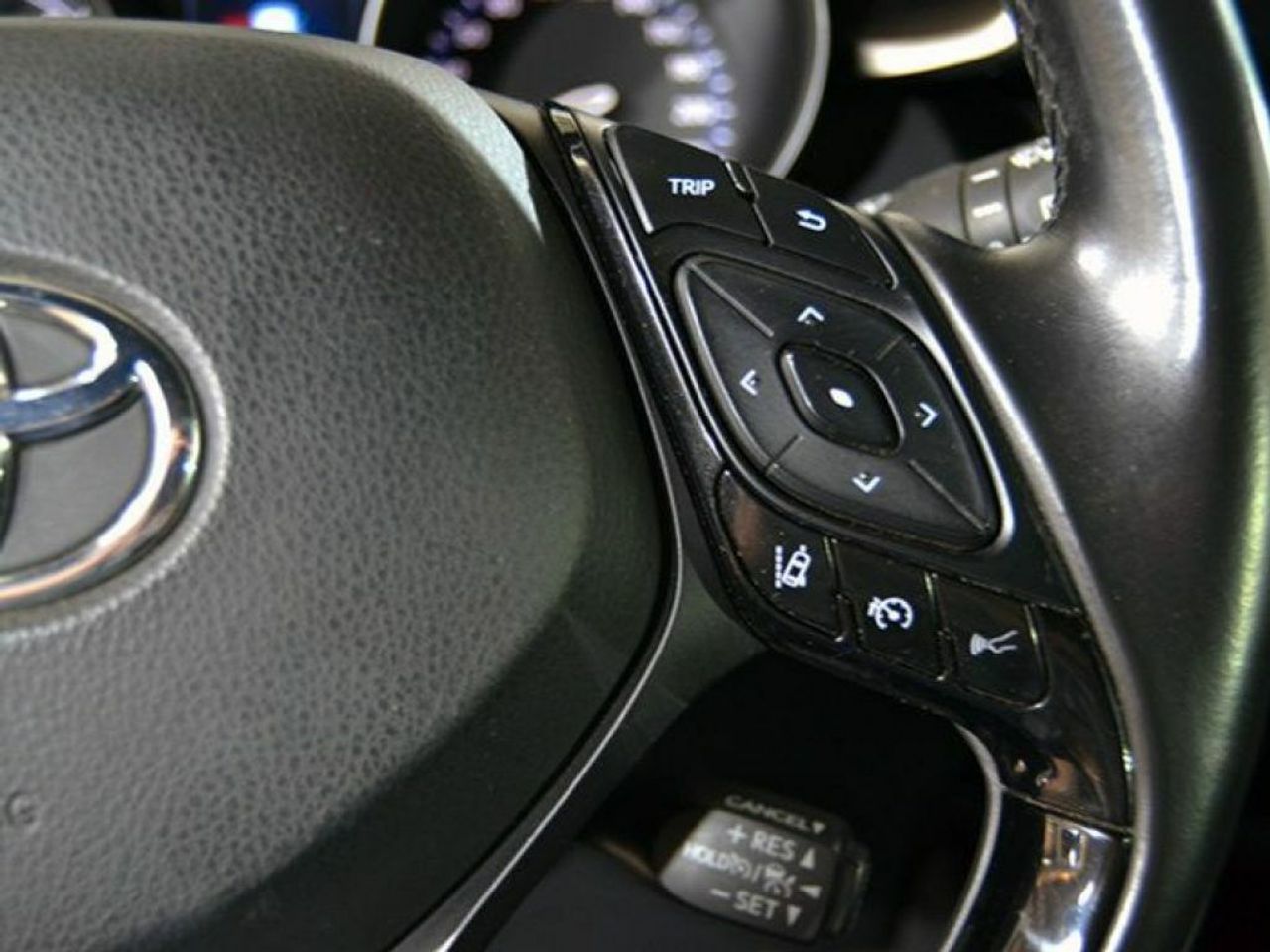 Foto Toyota C-HR 23