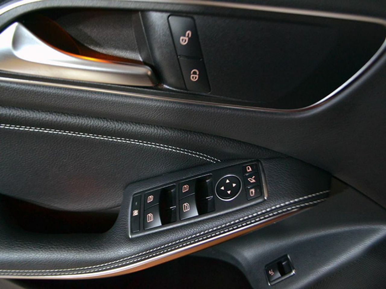 Foto Mercedes-Benz Clase GLA 17